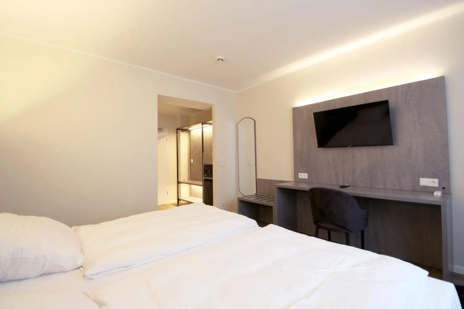 Diamonds Hotel