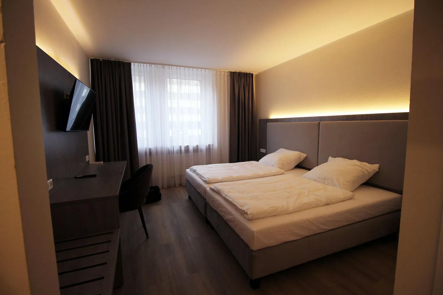Diamonds Hotel