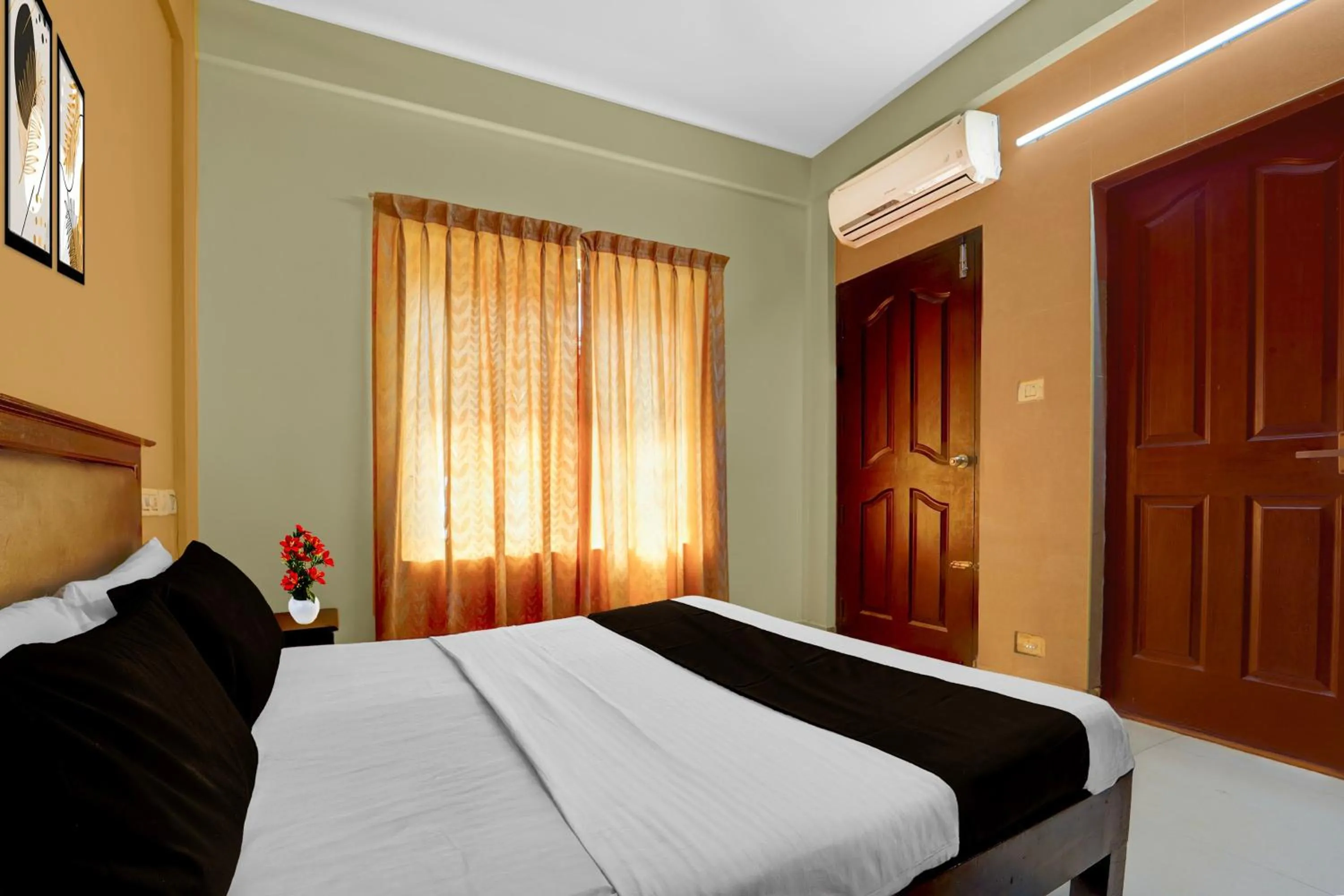 Bedroom, Bed in Collection O KSRTC Bus Station Kottayam Formerly Hotel O Day Springs