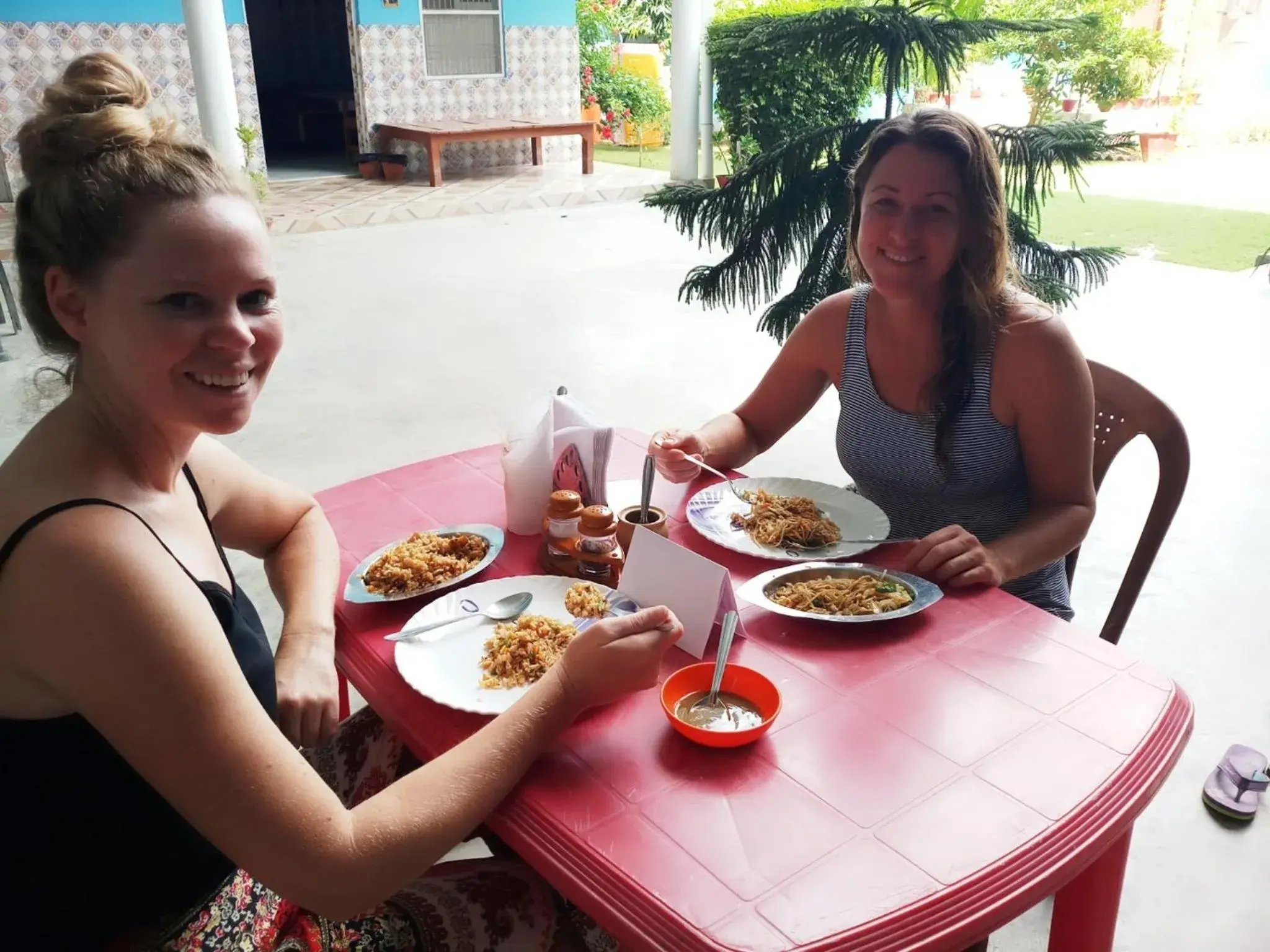 Breakfast in Sri Yoga Mandir Breakfast in Sri Yoga Mandir