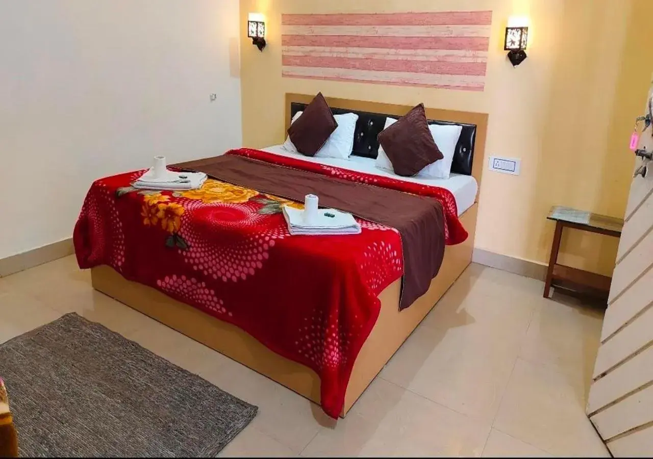 Bedroom, Bed in Sri Yoga Mandir Bedroom, Bed in Sri Yoga Mandir