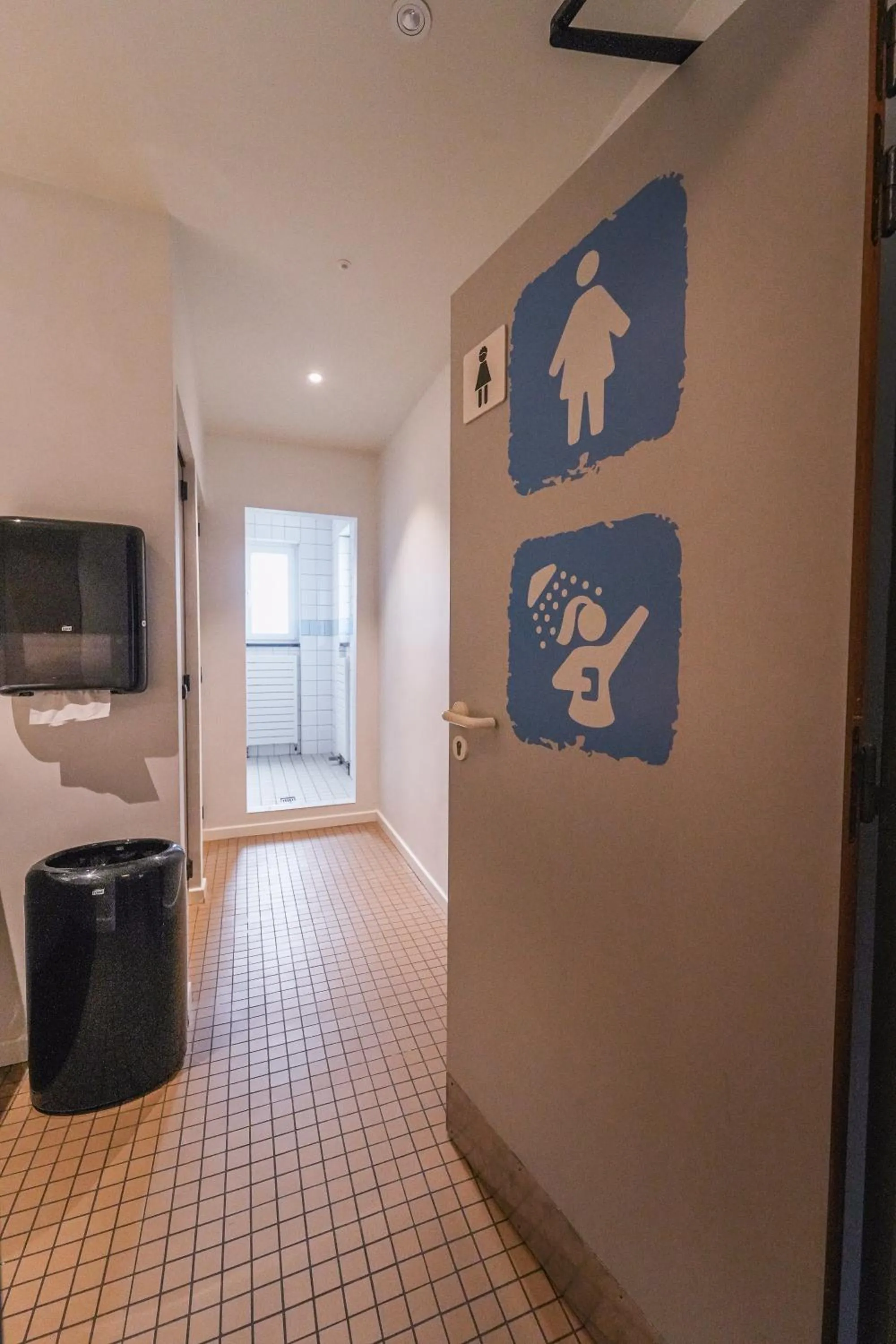 Shower in Auberge de Jeunesse de Bouillon