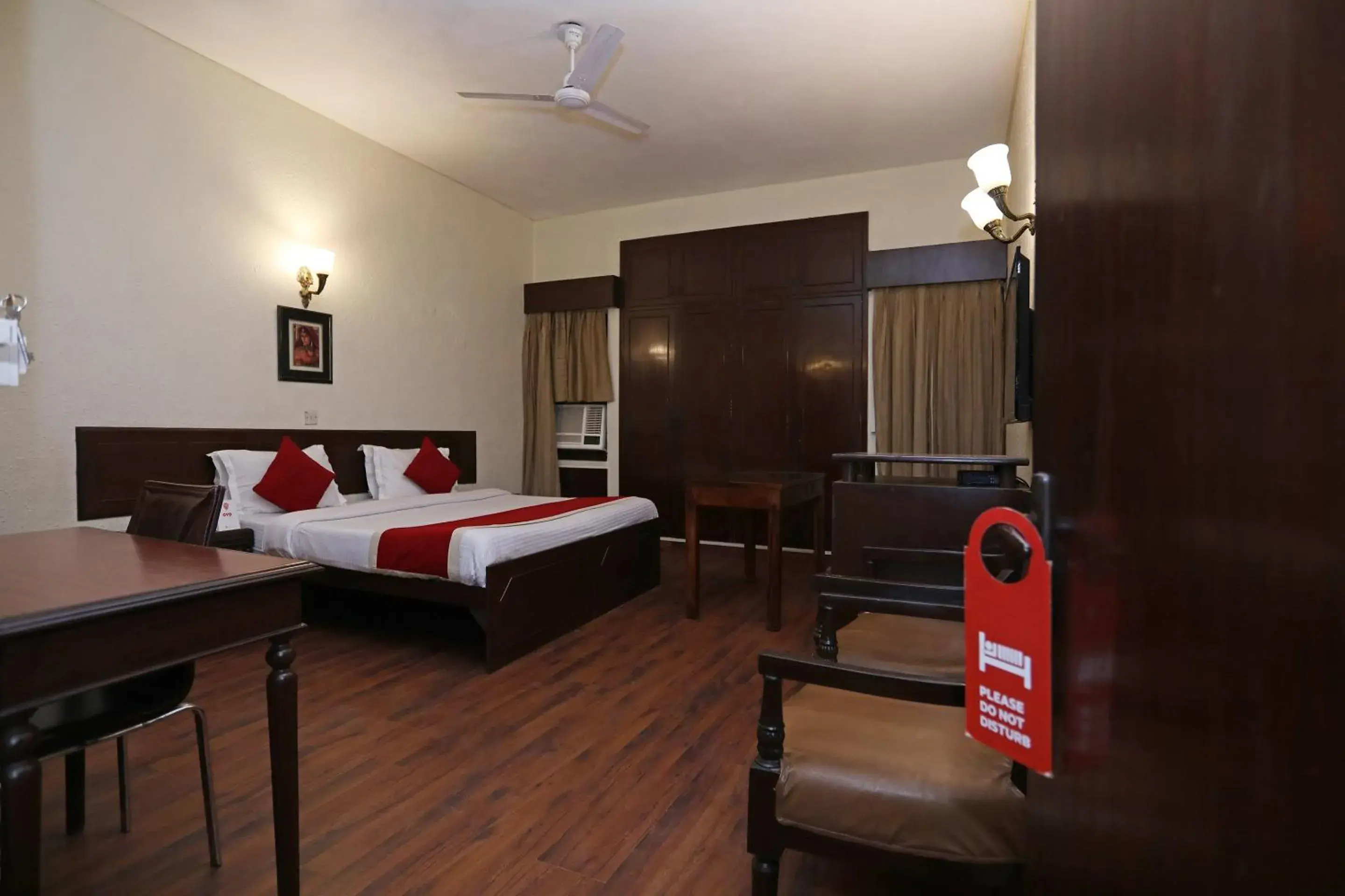 Bedroom, Bed in Collection O Hamilton Hotel Bedroom, Bed in Collection O Hamilton Hotel