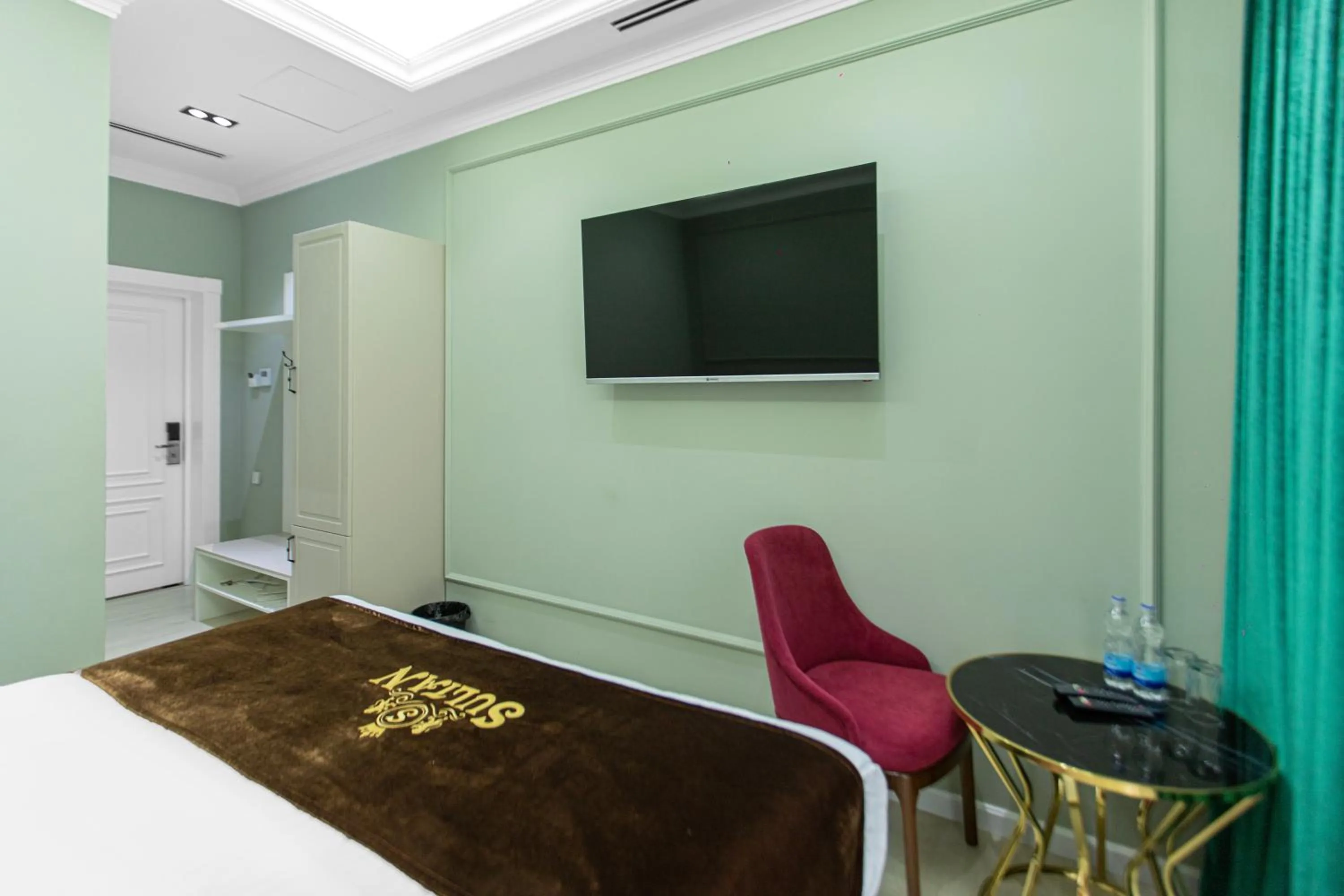 Dining area, Bed in HOTEL SULTAN PALACE