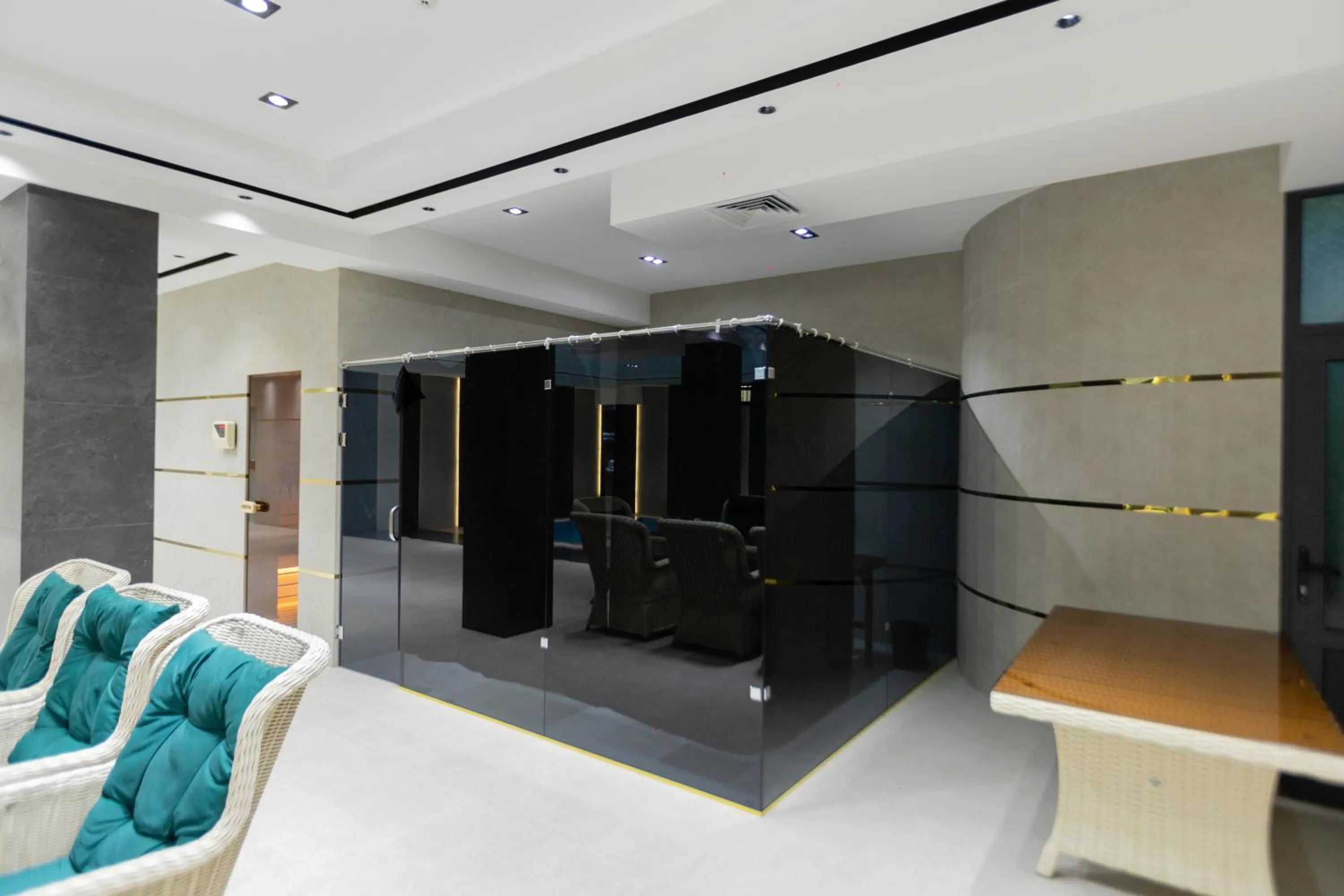 Communal lounge/ TV room in HOTEL SULTAN PALACE