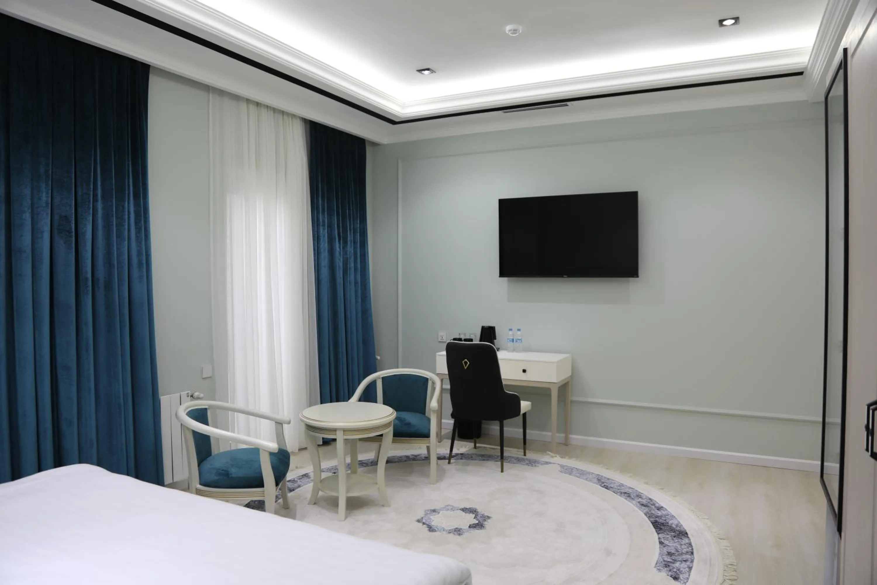 Living room, Bed in HOTEL SULTAN PALACE