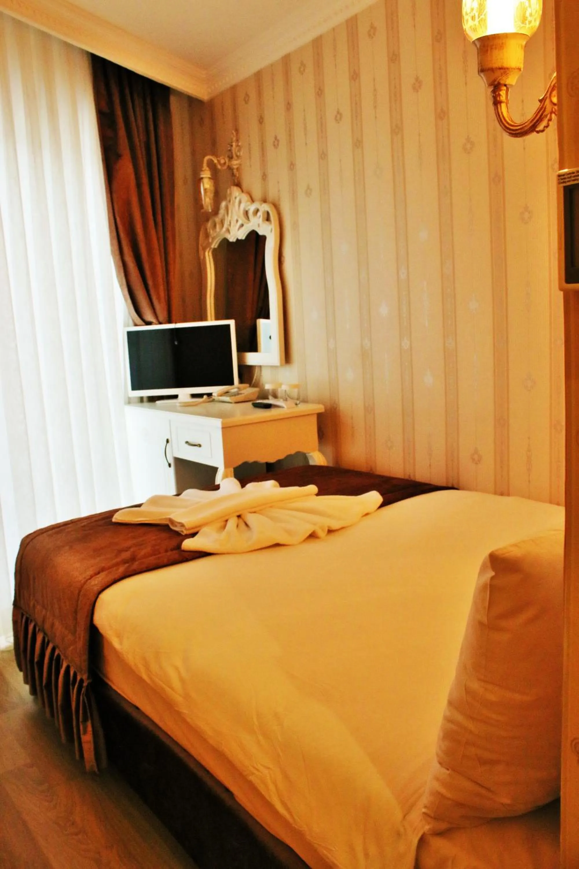 Bedroom, Bed in Sultanahmet Newport Hotel