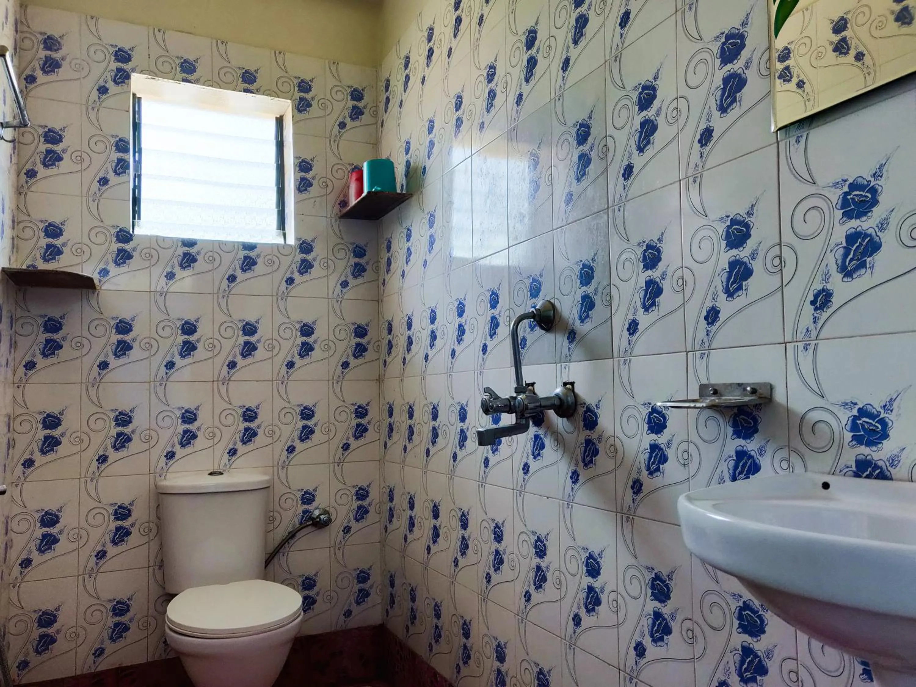 Shower in Morjim Sunset Hotel