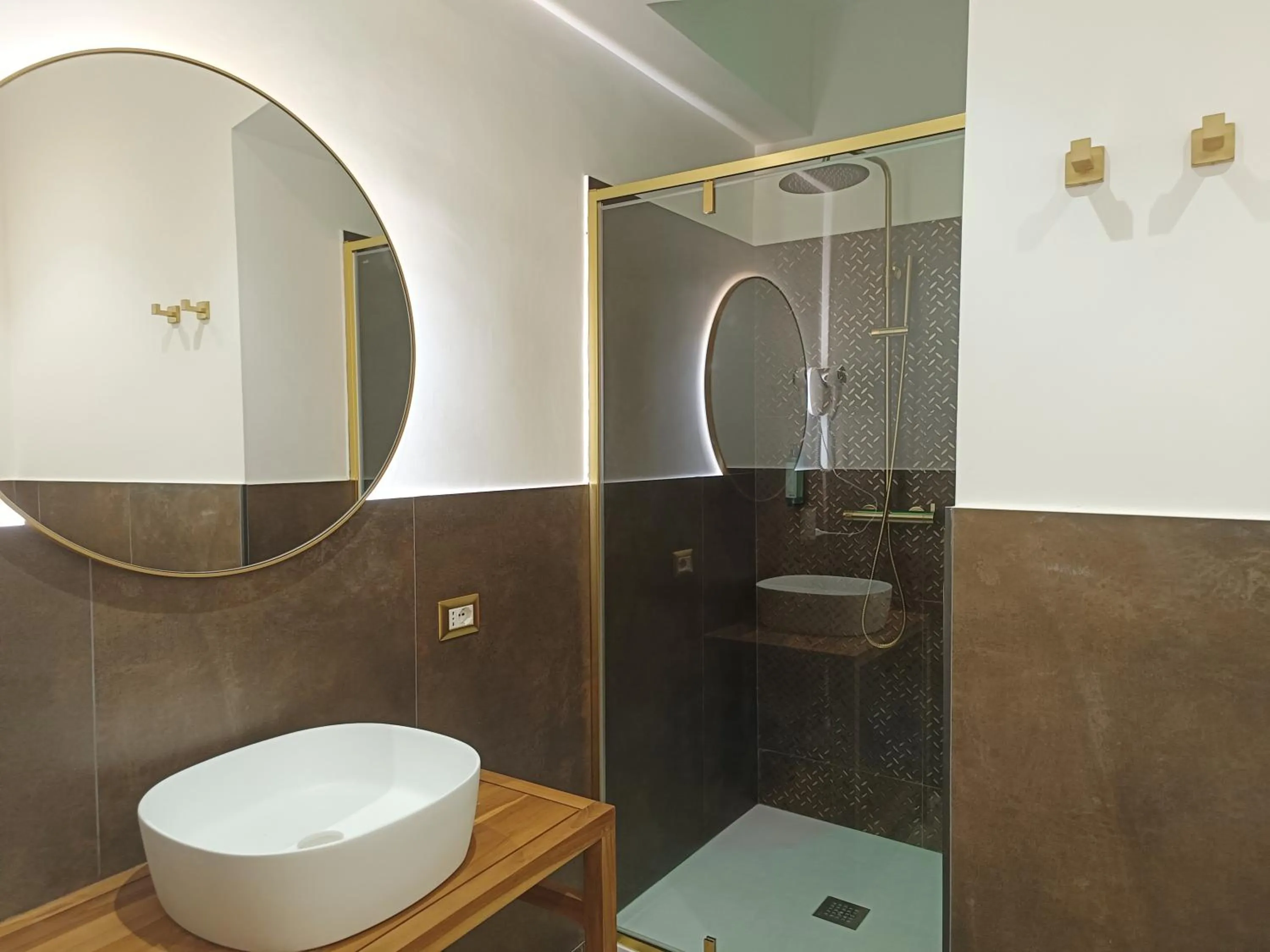 Shower in Romi Suite