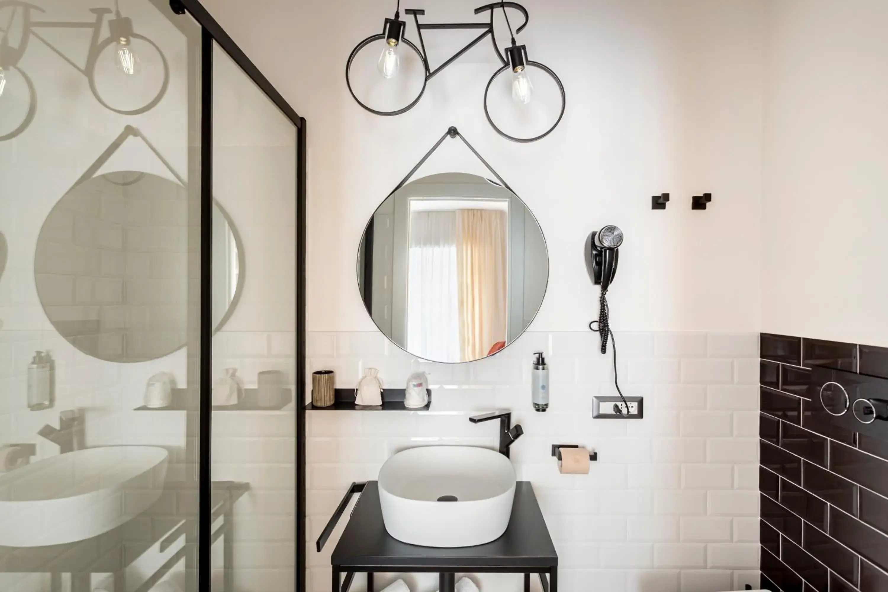 Deluxe Double Room in Romi Suite Deluxe Double Room in Romi Suite