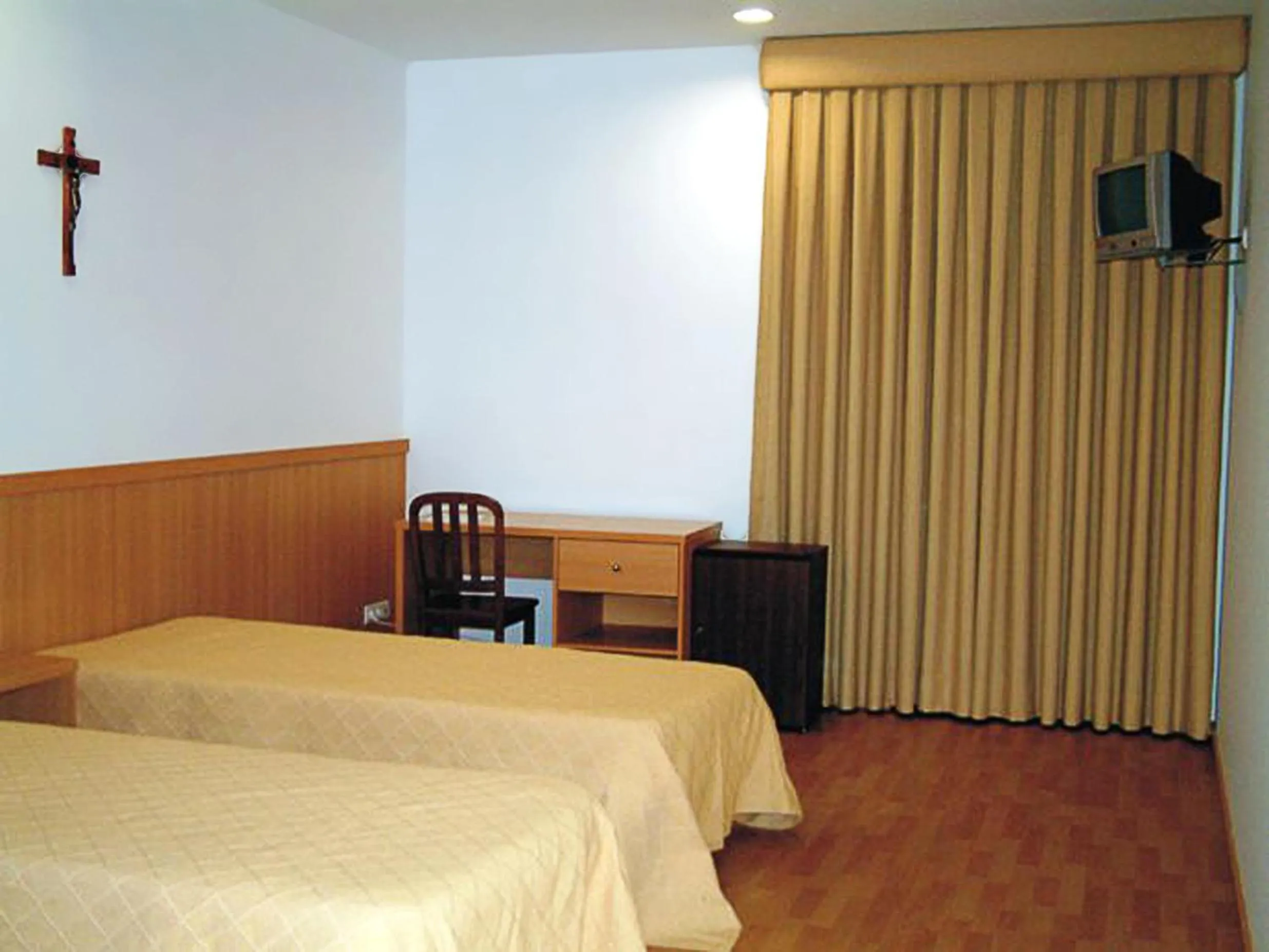 Bedroom, Bed in Casa de Retiros N. S. Perpetuo Socorro