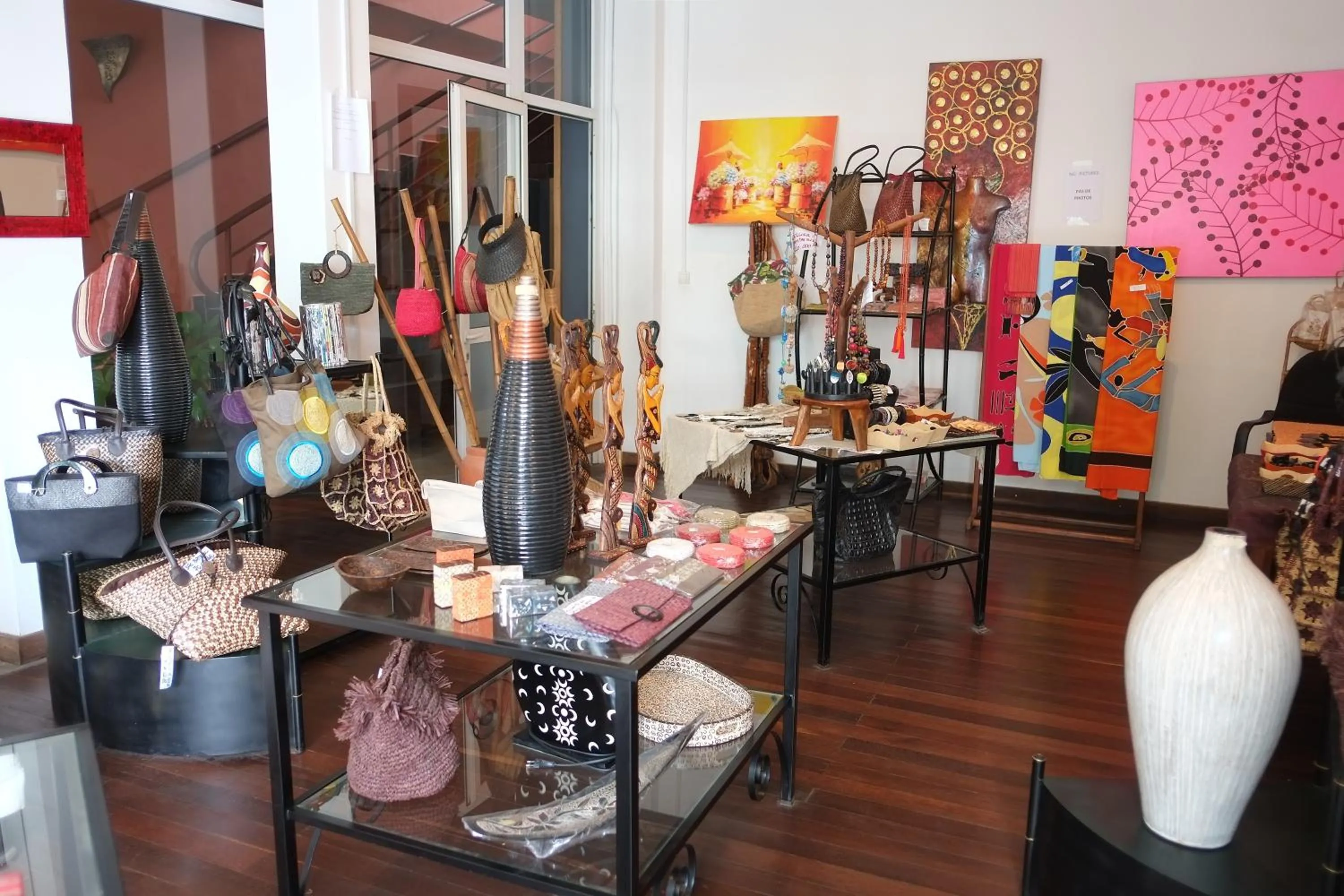 On-site shops in Hotel Joffre