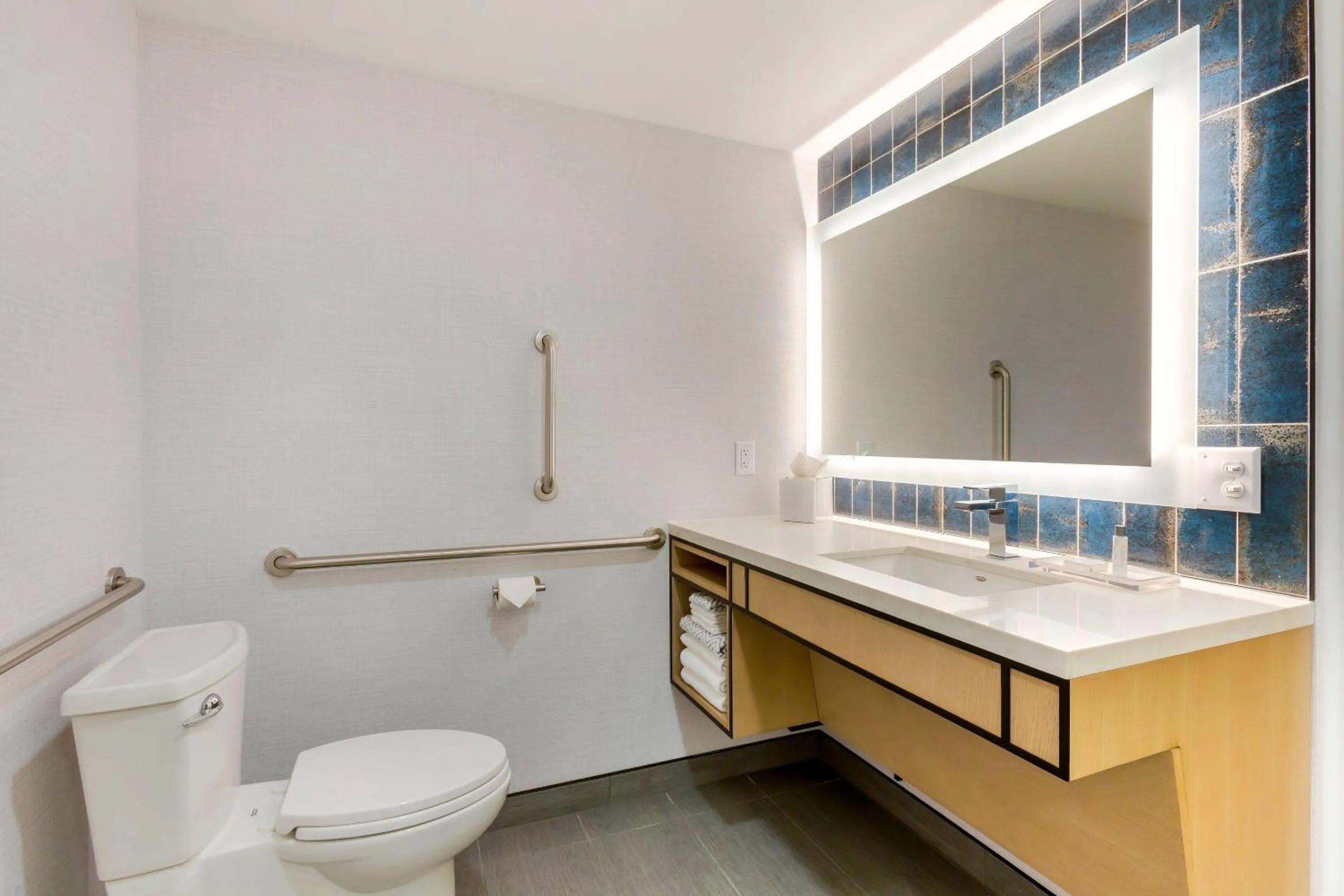 Bedroom in Cambria Hotel Spokane Airport