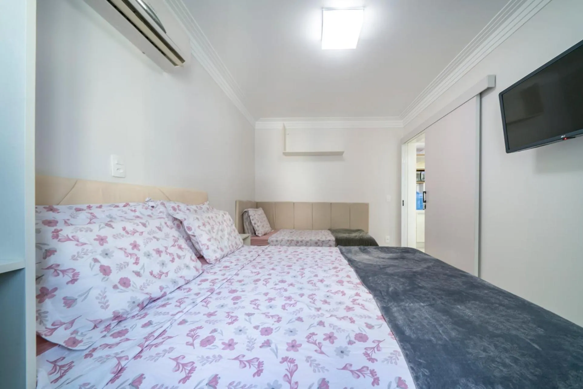 Bedroom, Bed in Bombinhas Summer Beach APT 333