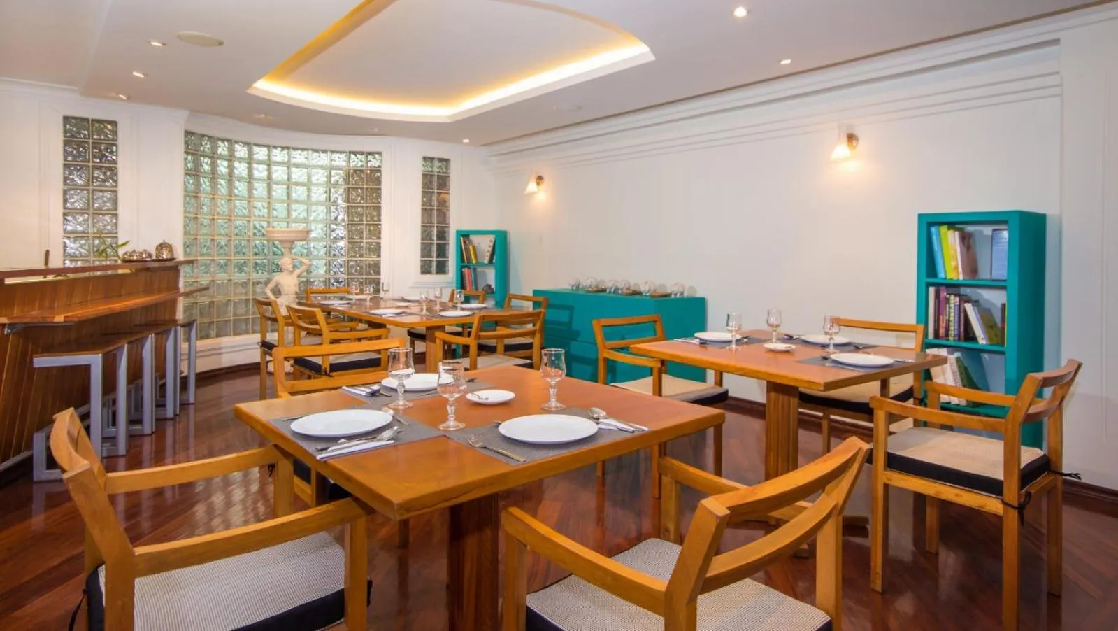 Restaurant/places to eat in Hotel Tourblanche