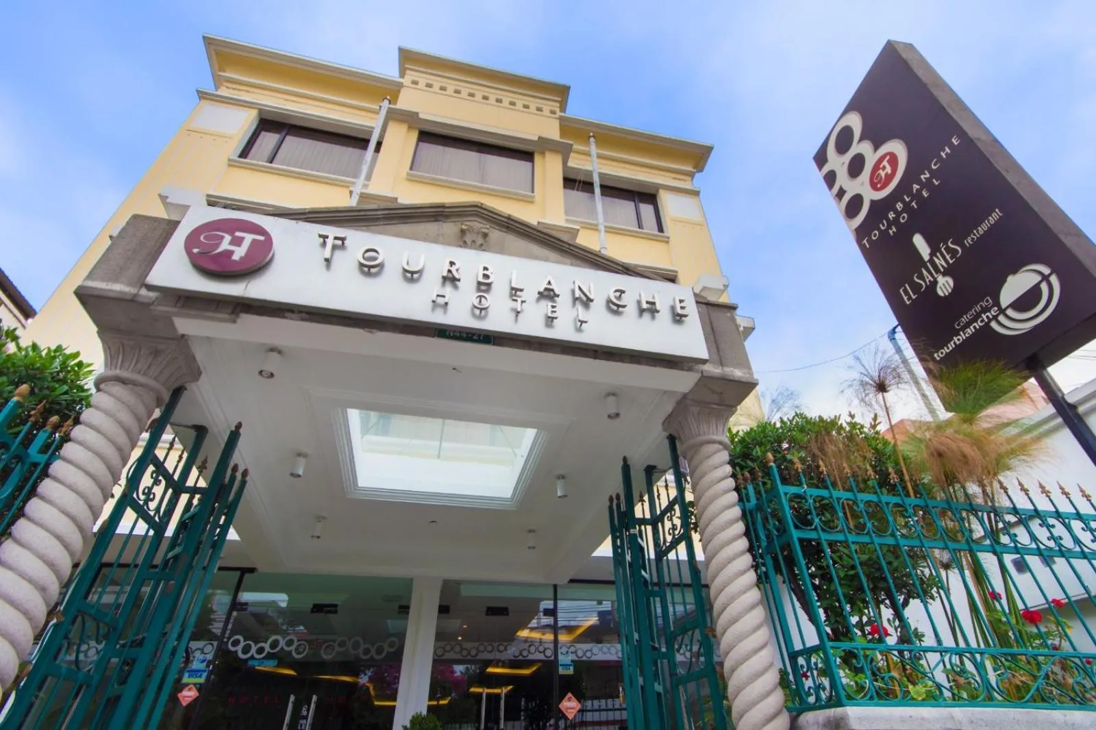 Property building in Hotel Tourblanche