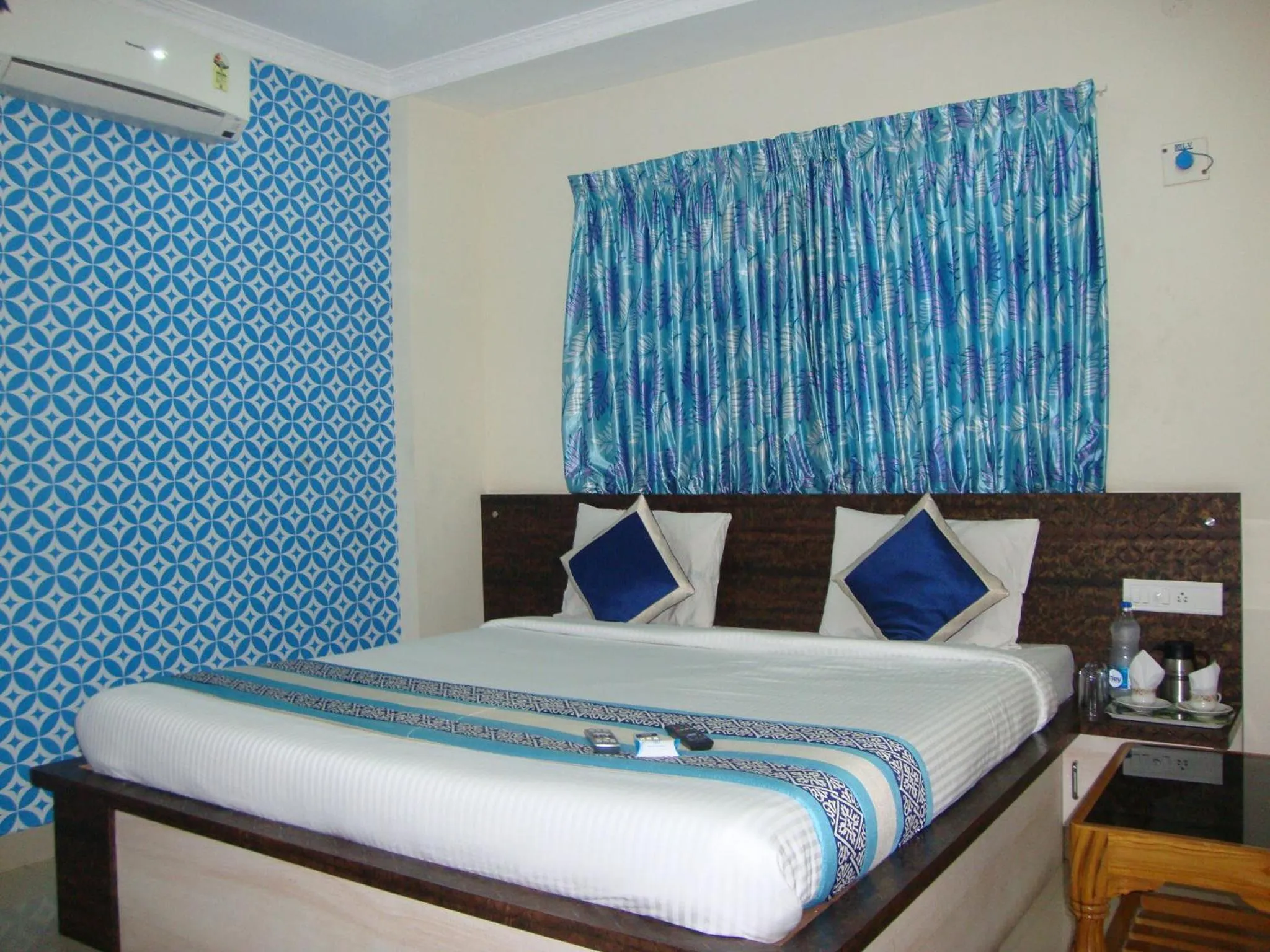 Bed in Maruthi Residency