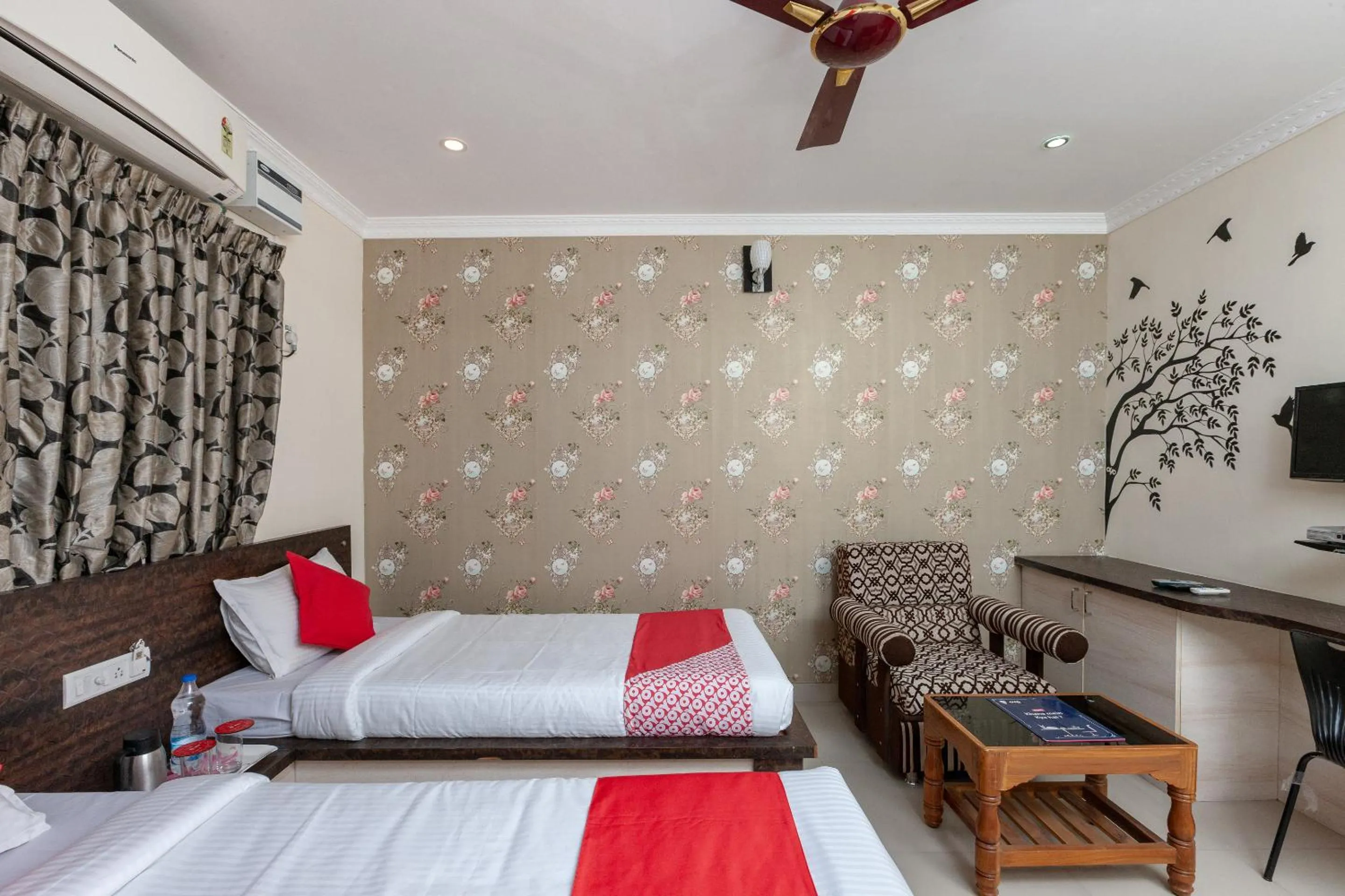 Bed in Maruthi Residency