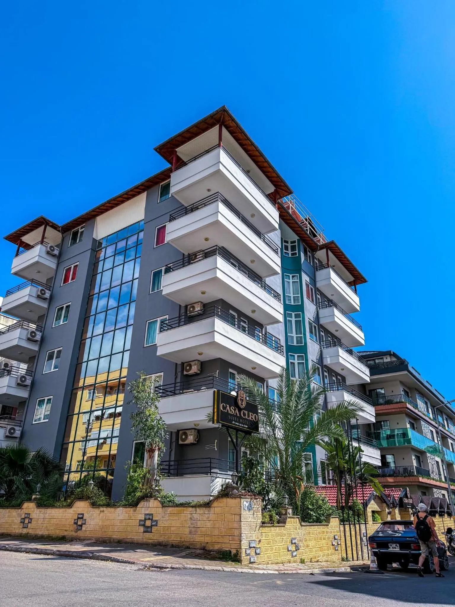 Day in Casa Cleo Suit Hotel