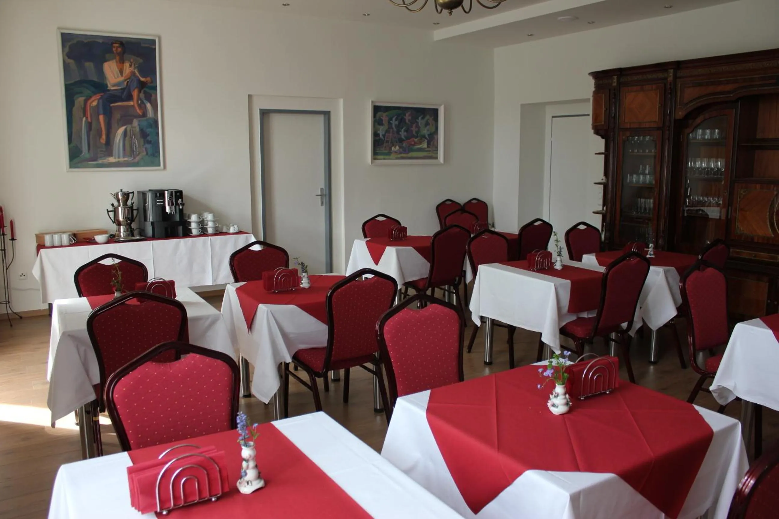 Restaurant/places to eat in Gästehaus Karl August