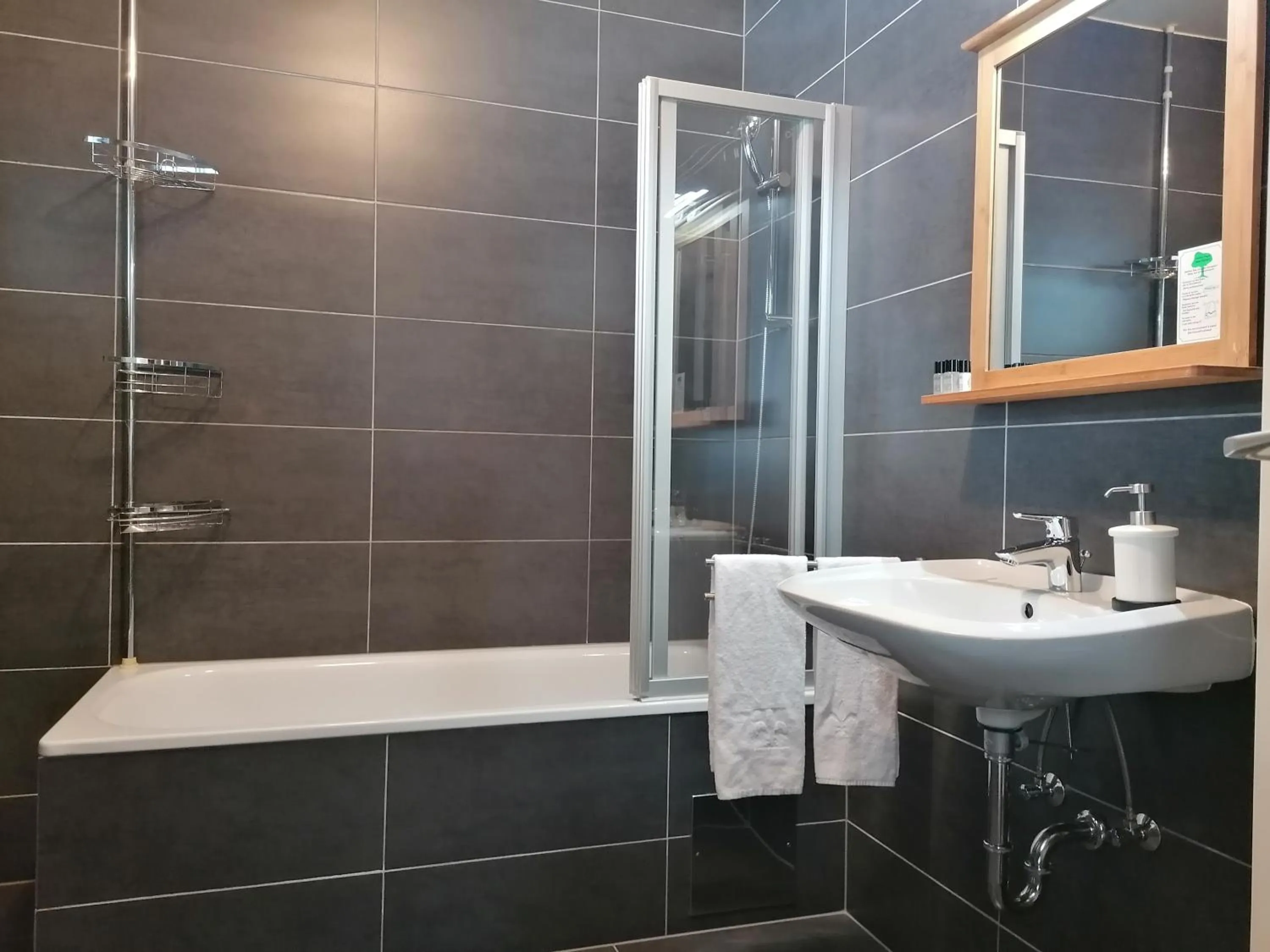 Bathroom in Gästehaus Karl August