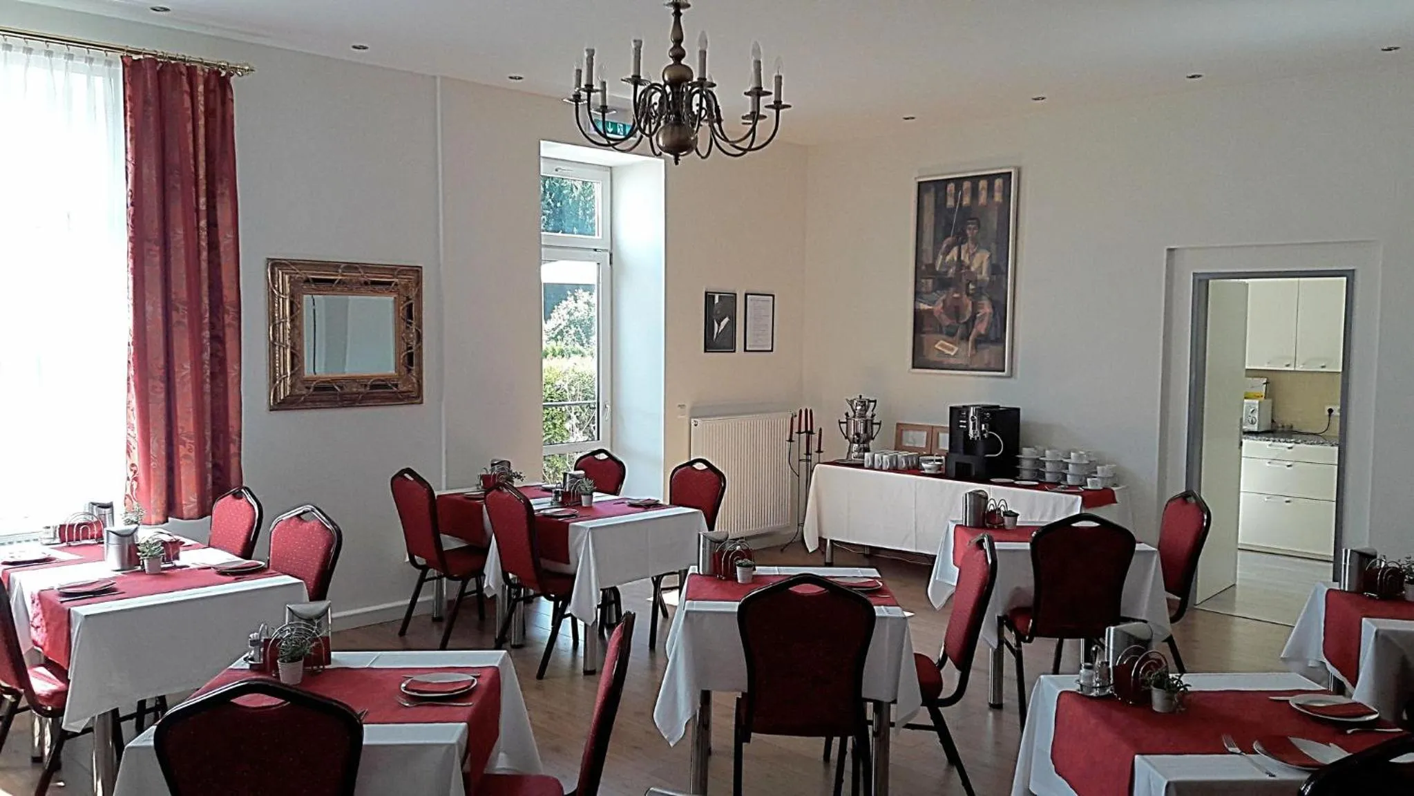 Food and drinks in Gästehaus Karl August