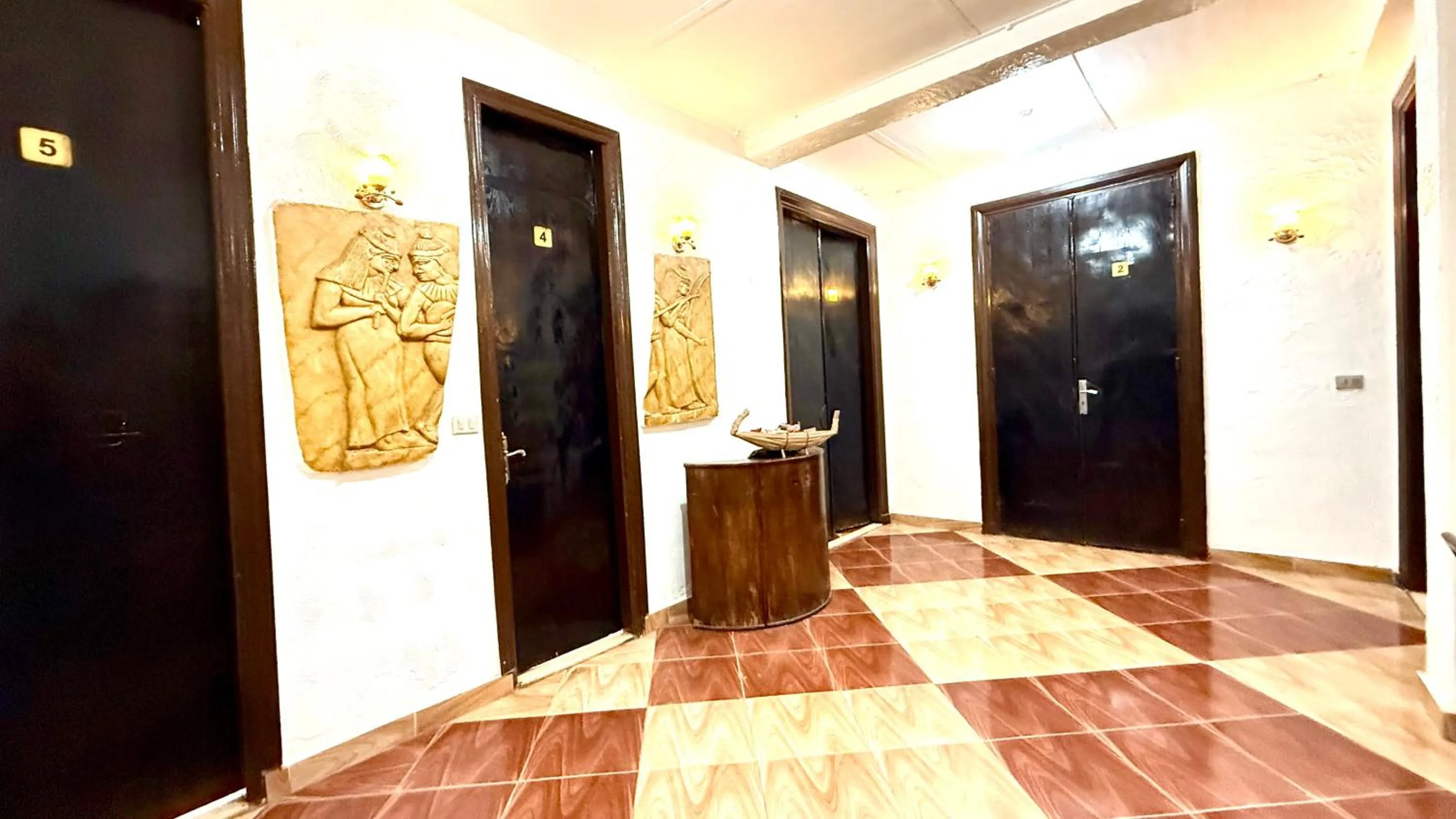 Family Palace Hostel