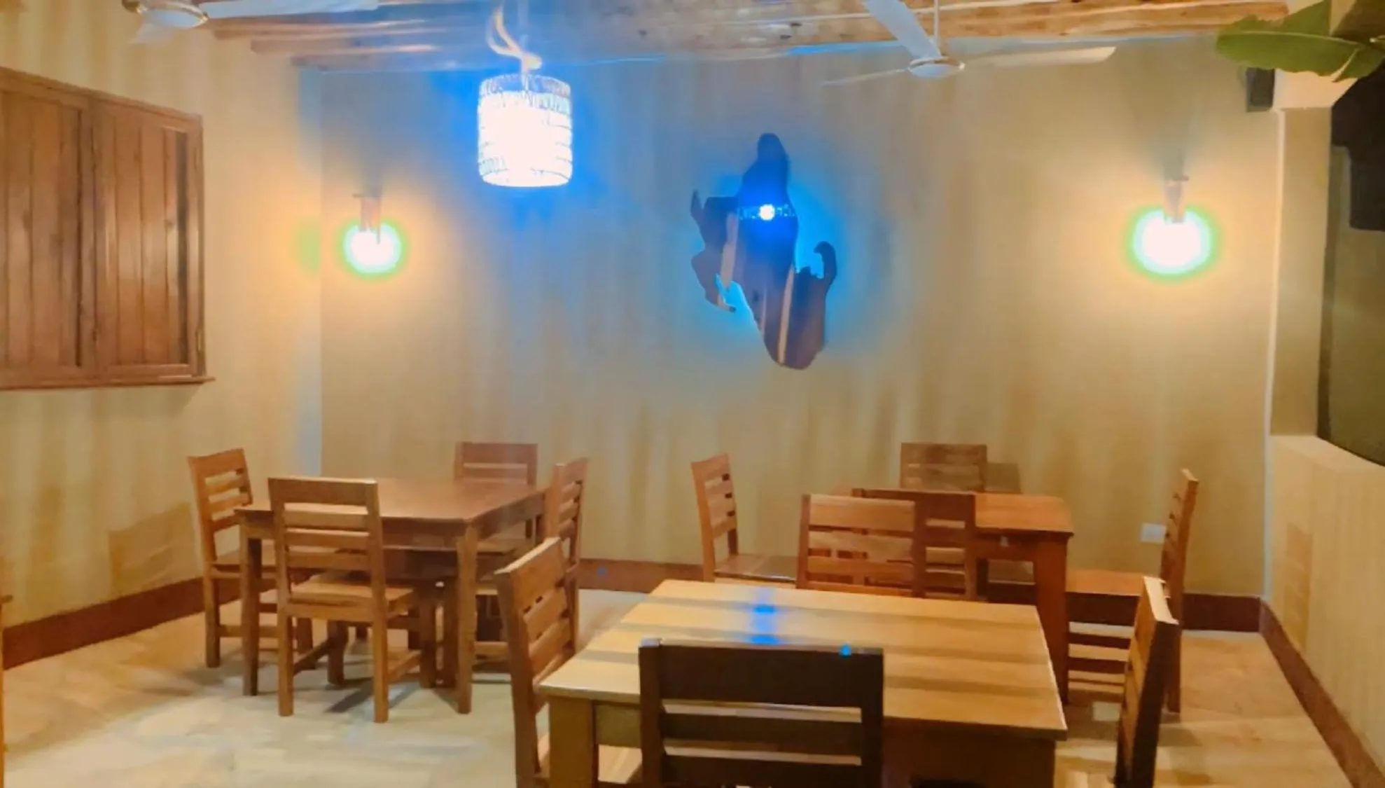 Restaurant/places to eat in The Dream Village