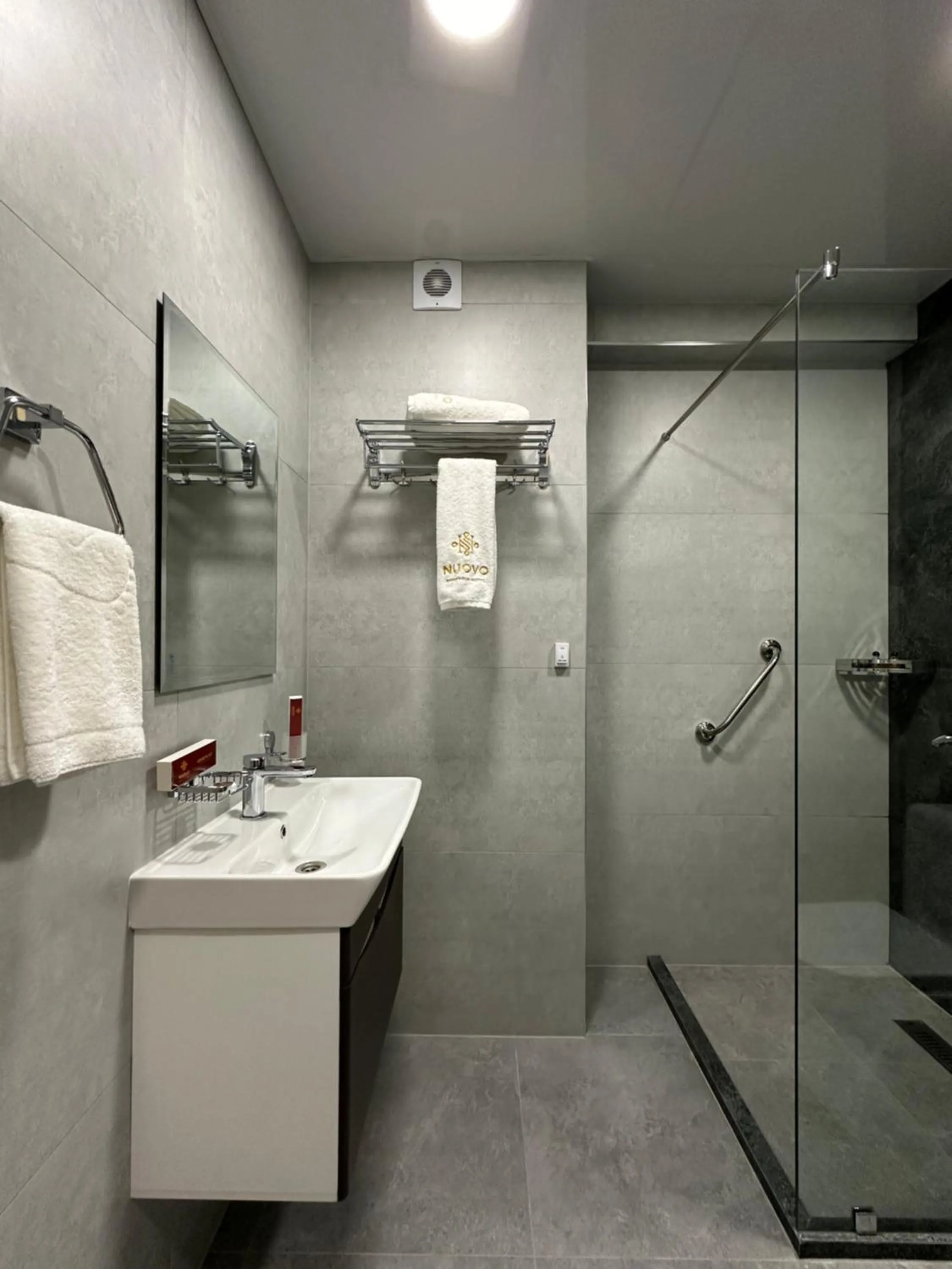 Shower in Nuovo Boutique Hotel