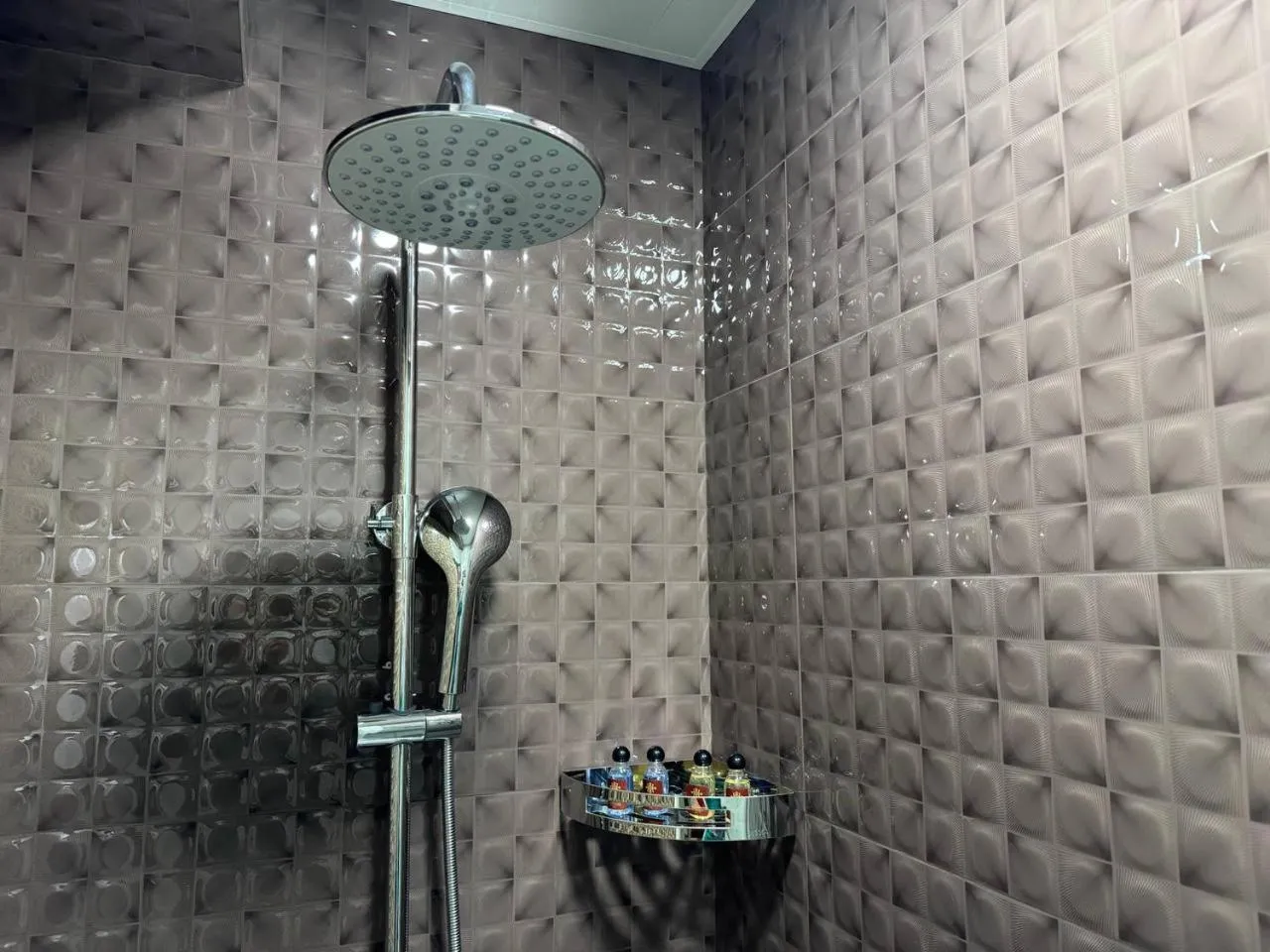 Shower in Nuovo Boutique Hotel