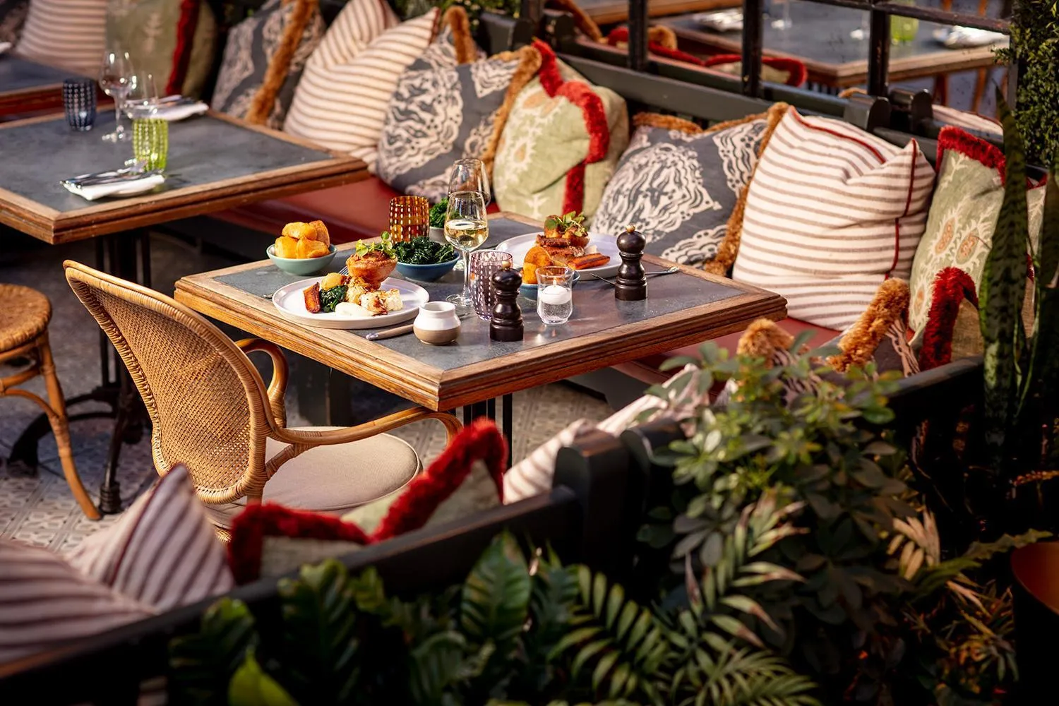 Restaurant/places to eat in Port Lympne Mansion Hotel