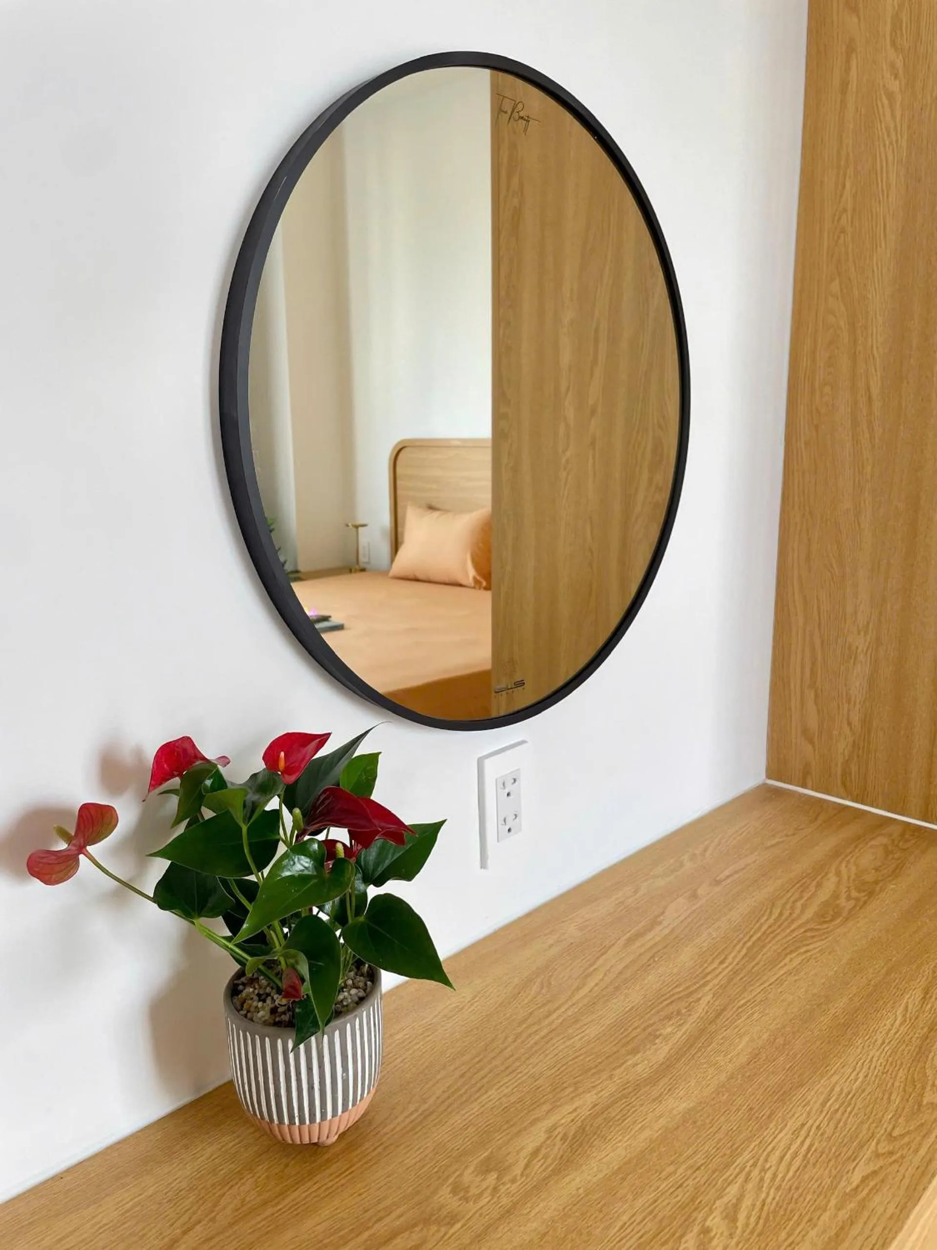 Seating area in Lotus Home Hillside