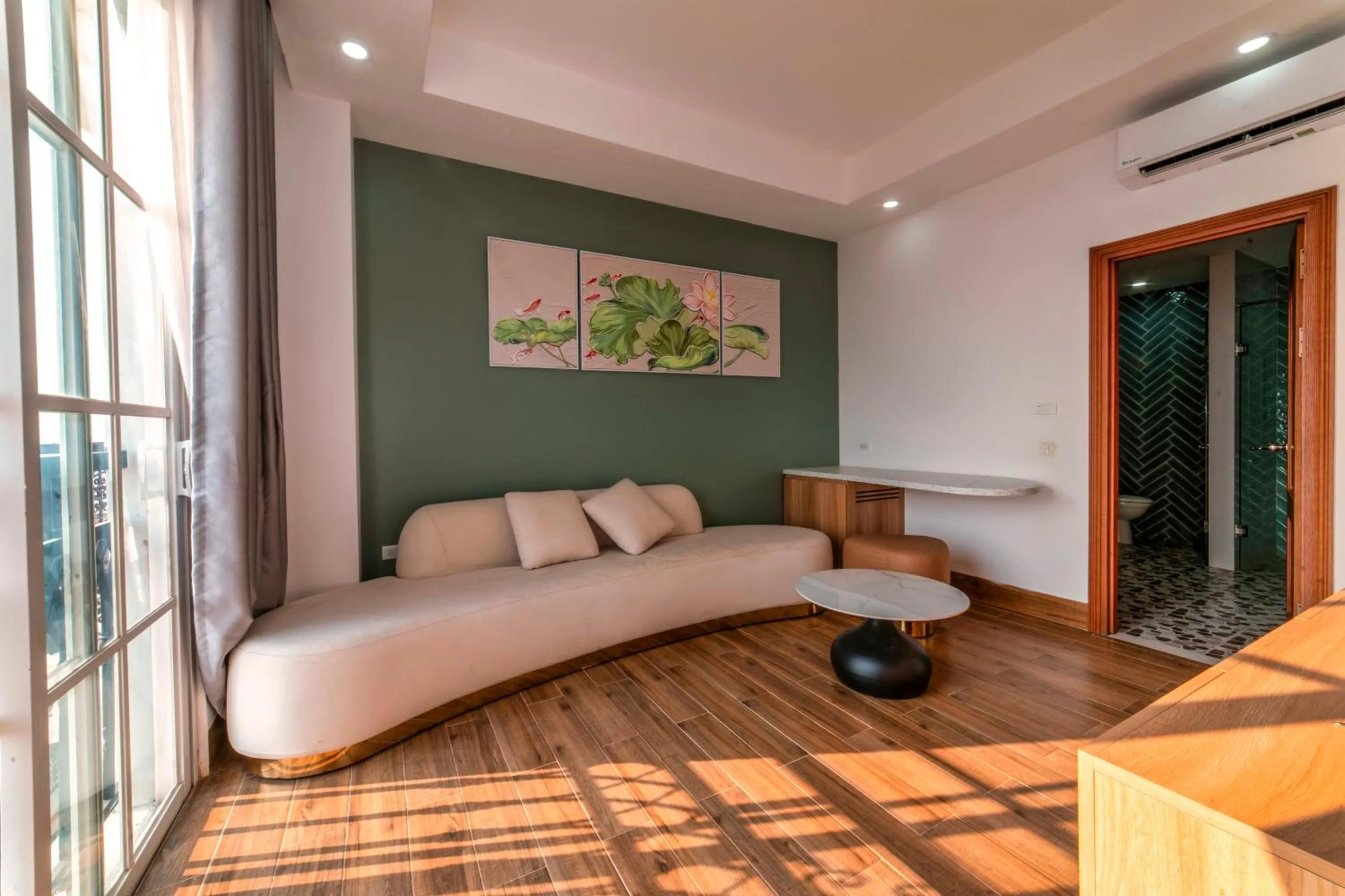 Living room in Lotus Home Hillside