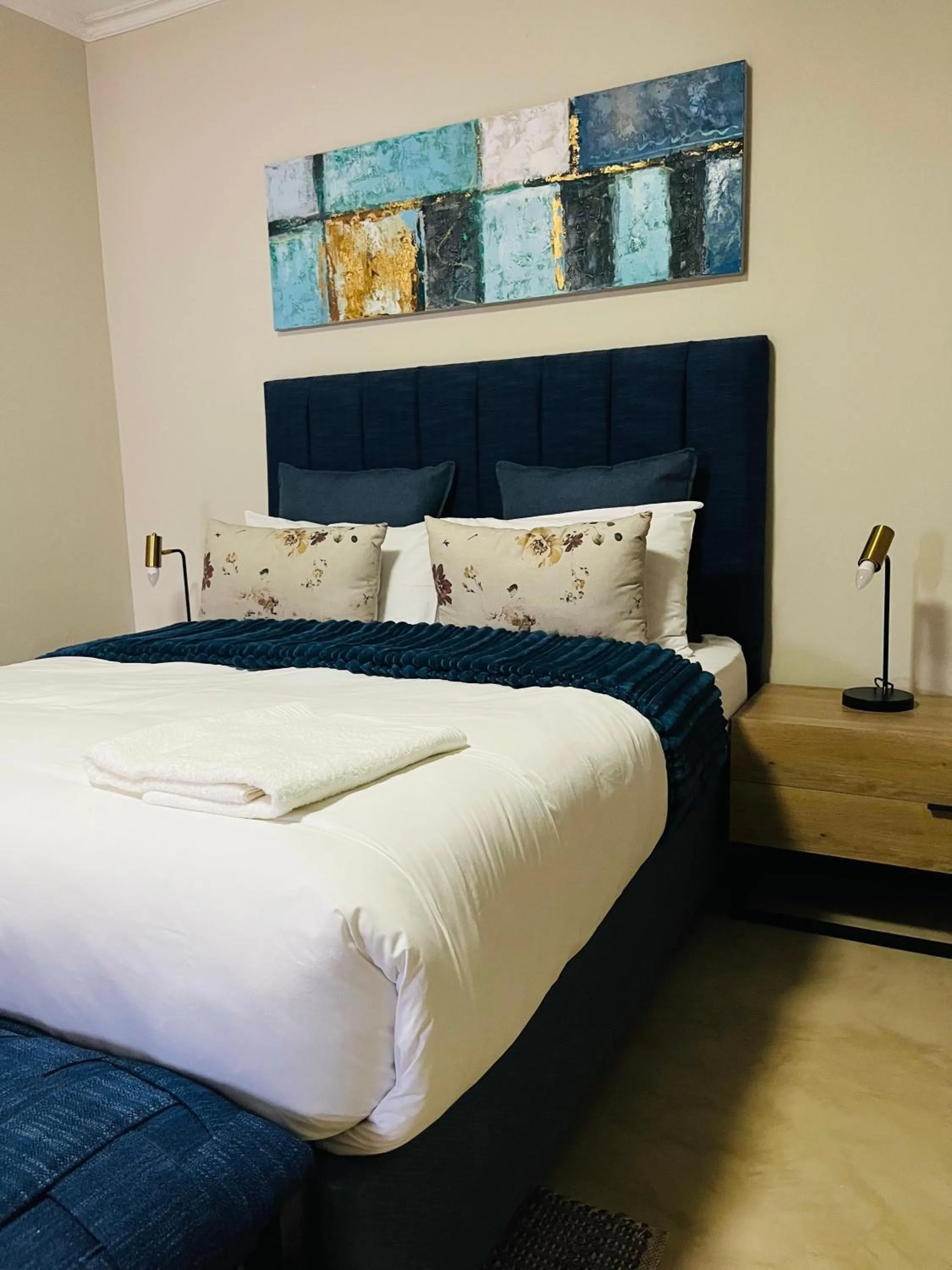Bed in The Oak Tree House