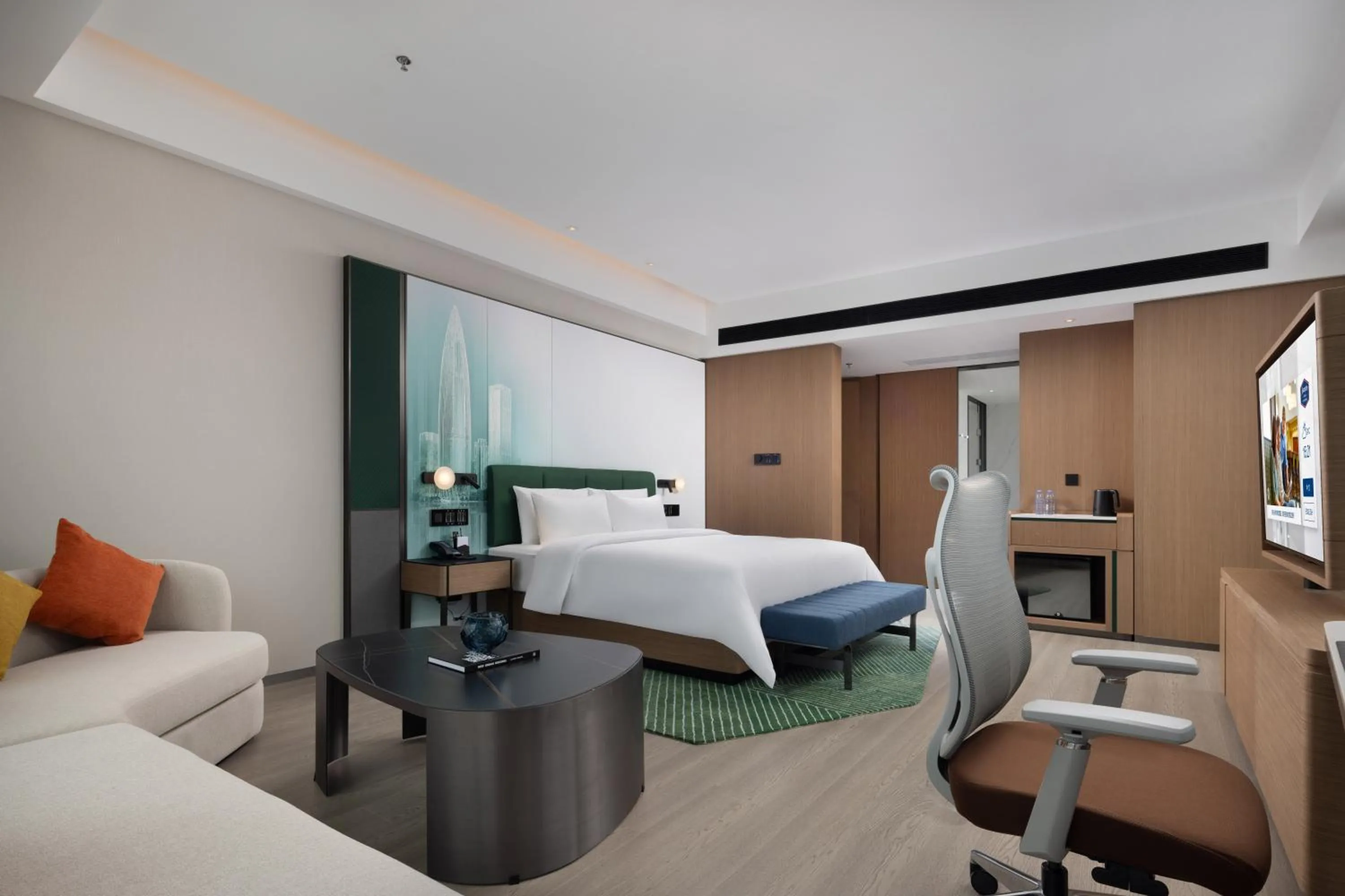 TV and multimedia, Bed in Hampton by Hilton Shenzhen Futian Huaqiangbei