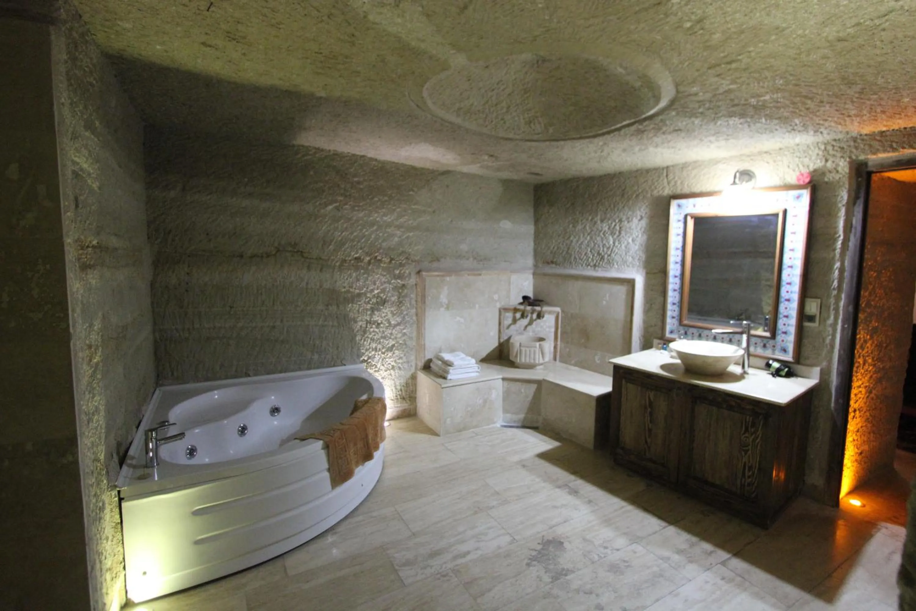 Bathroom in Family Cave Suite Hotel