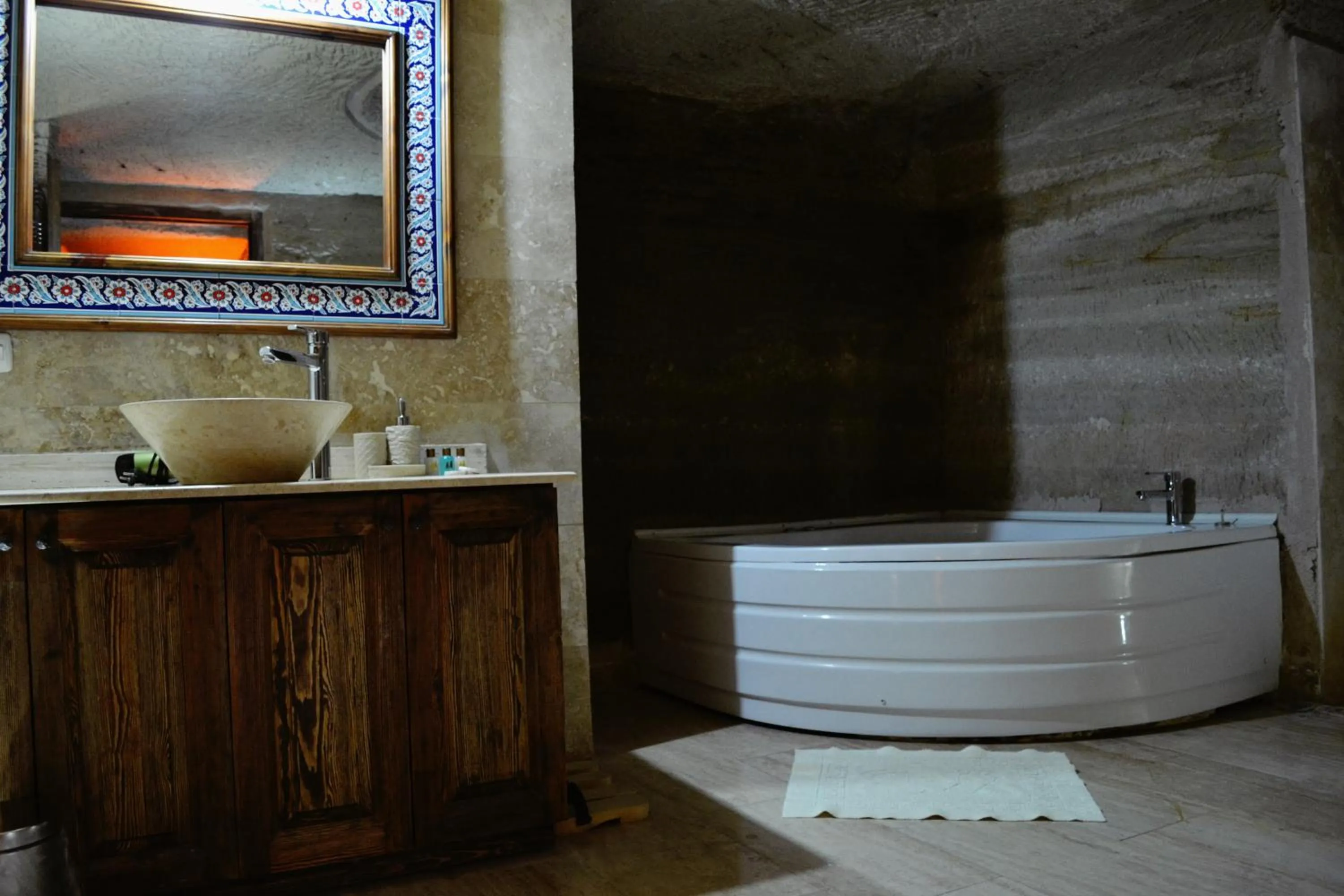 Bathroom in Family Cave Suite Hotel
