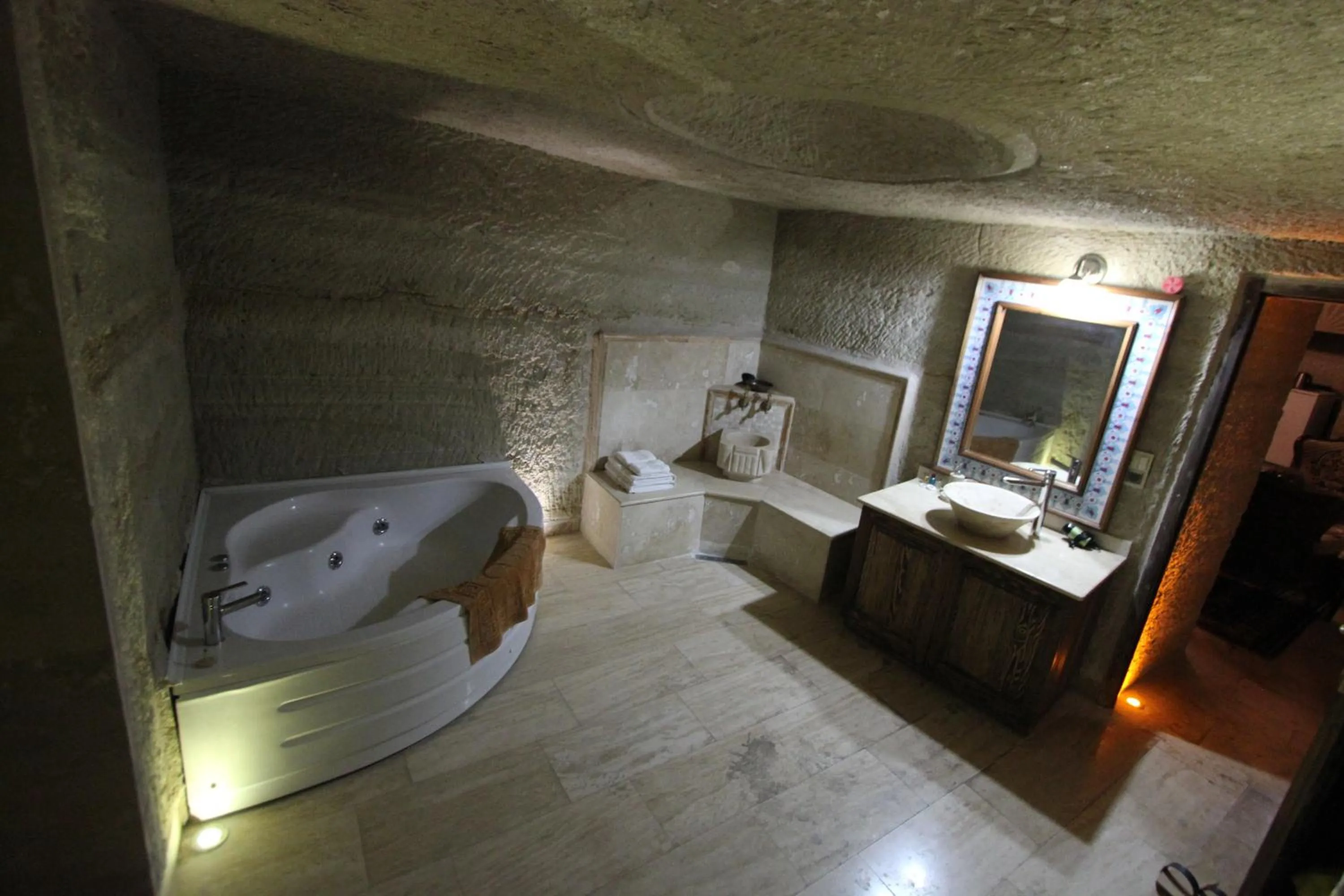 Bathroom in Family Cave Suite Hotel