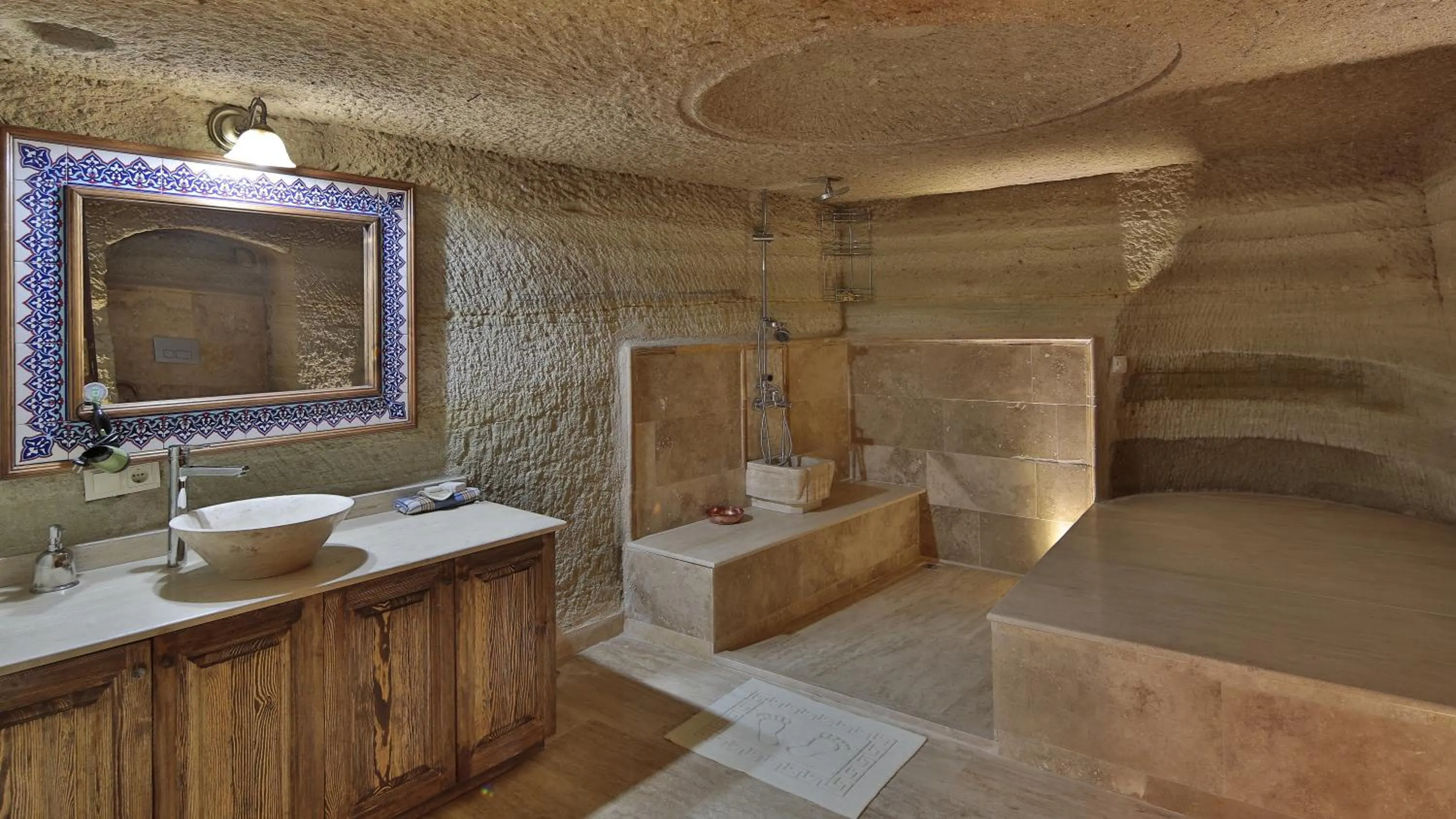 Bathroom in Family Cave Suite Hotel