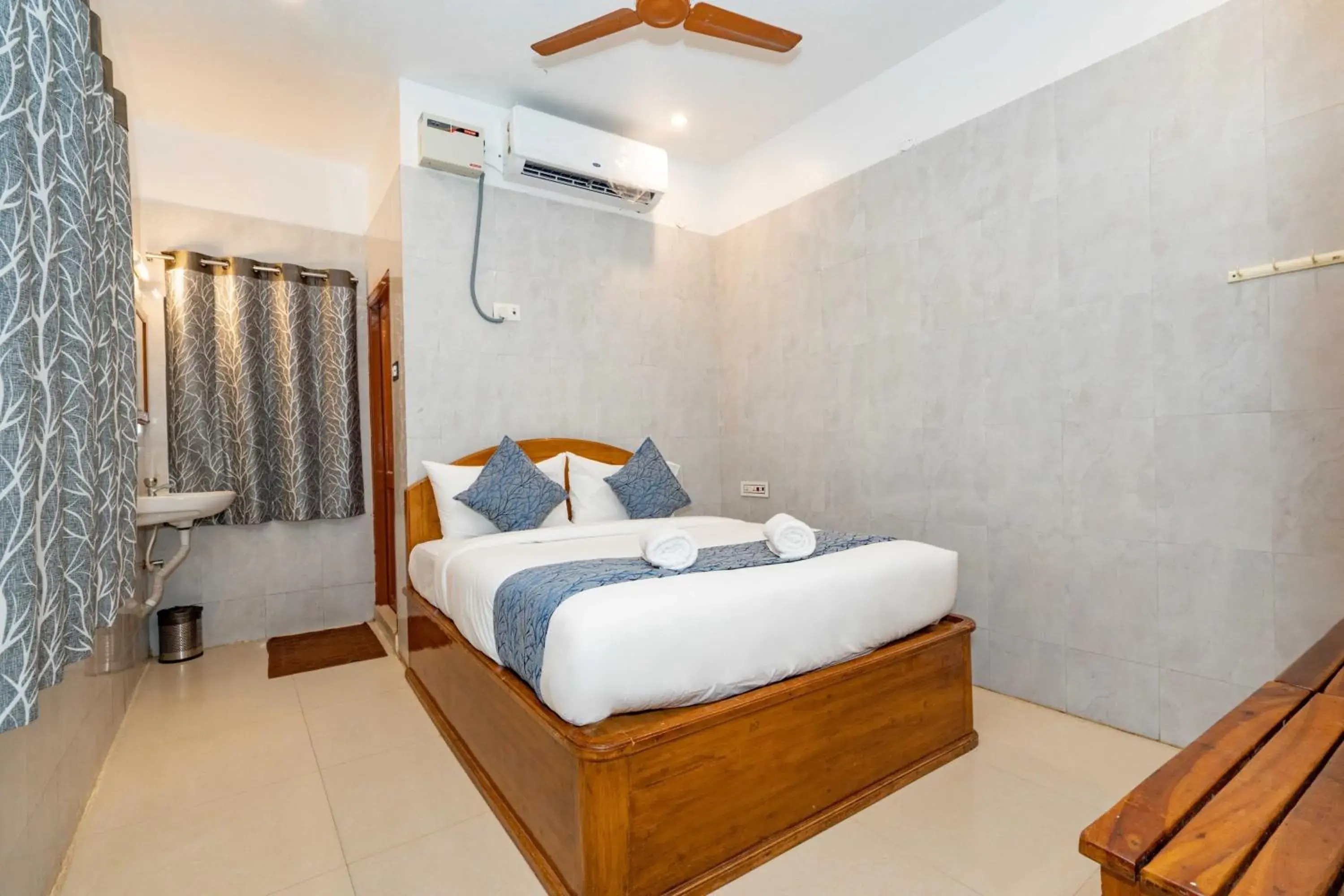 Bed in Hotel Arya Grand Rameswaram by Nimalan Bed in Hotel Arya Grand Rameswaram by Nimalan