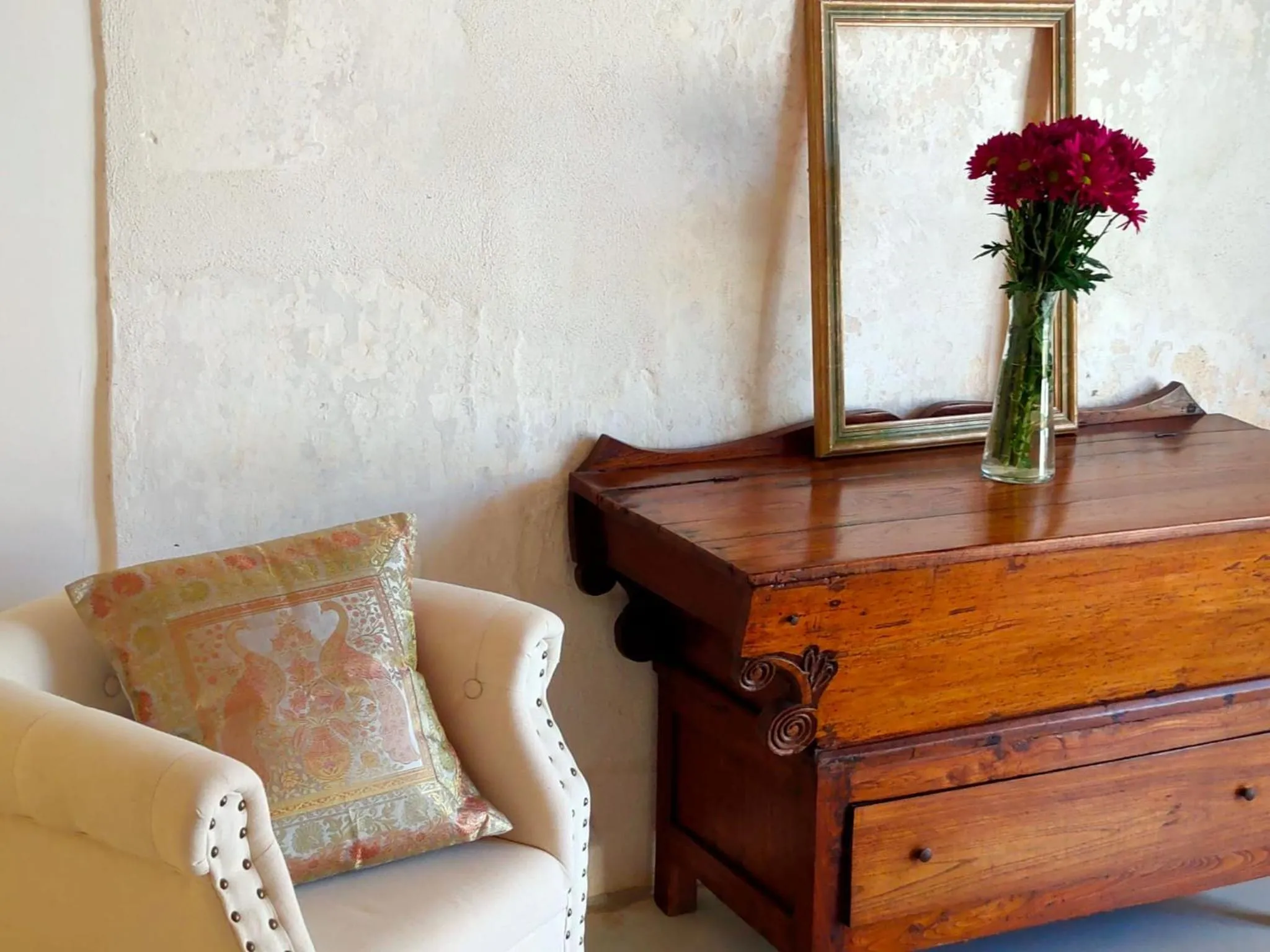 Decorative detail in Corte Mercurio B&B