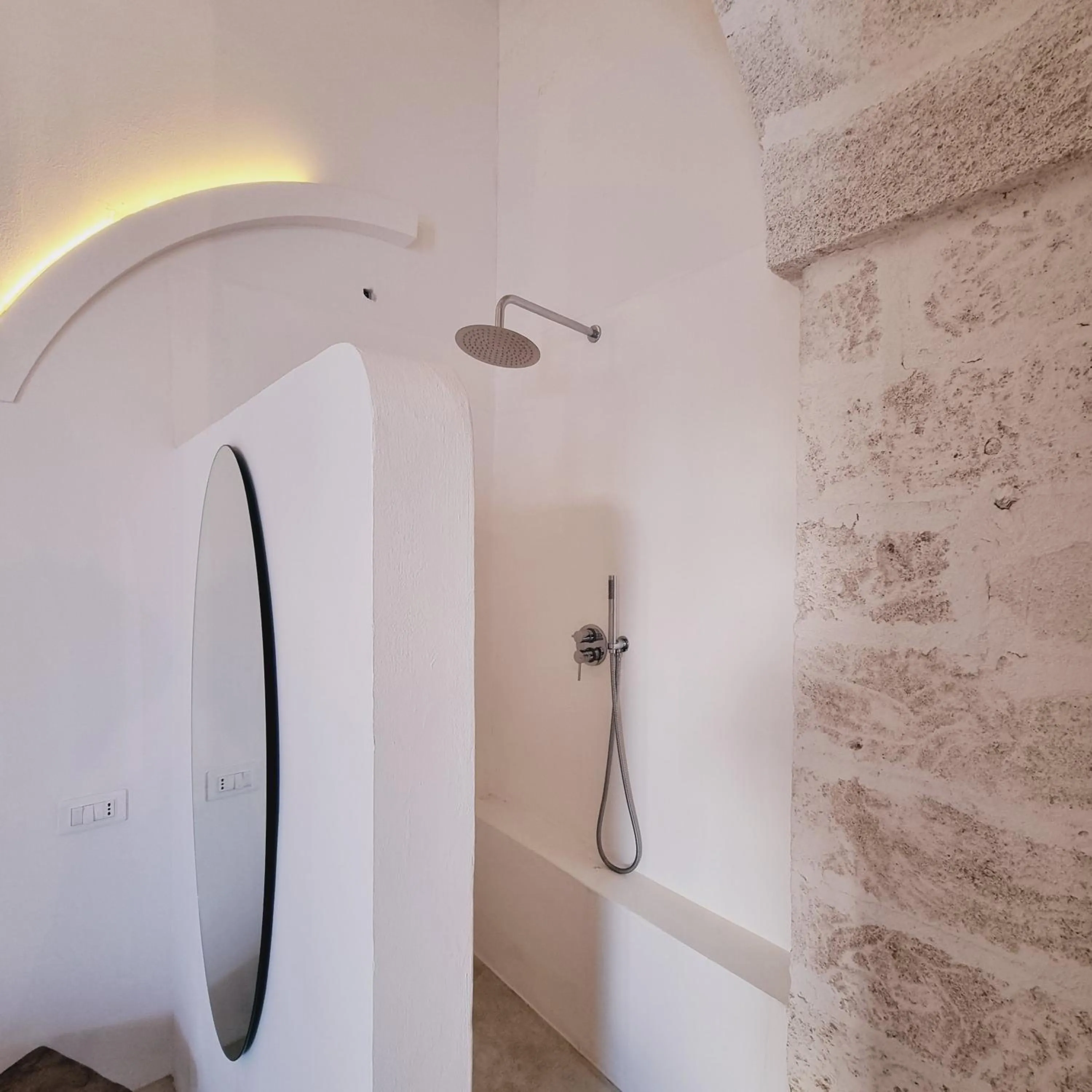 Shower in Corte Mercurio B&B