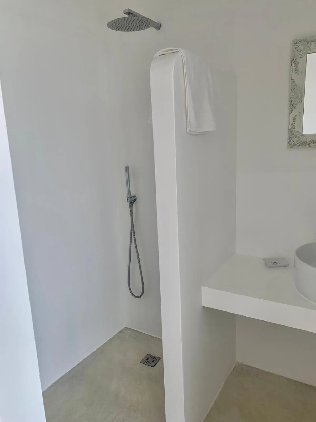 Shower in Corte Mercurio B&B
