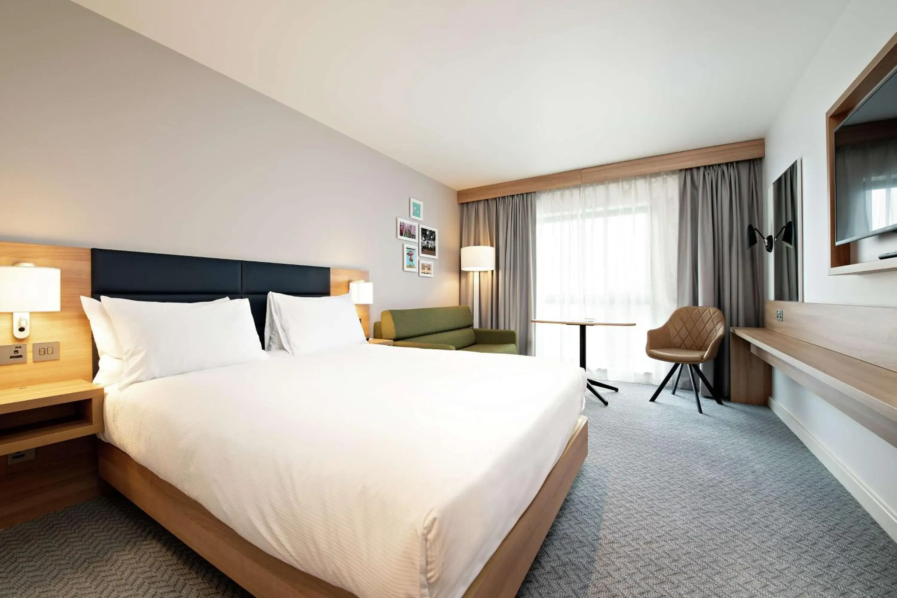 Bedroom, Bed in Hilton Garden Inn Abingdon Oxford Bedroom, Bed in Hilton Garden Inn Abingdon Oxford