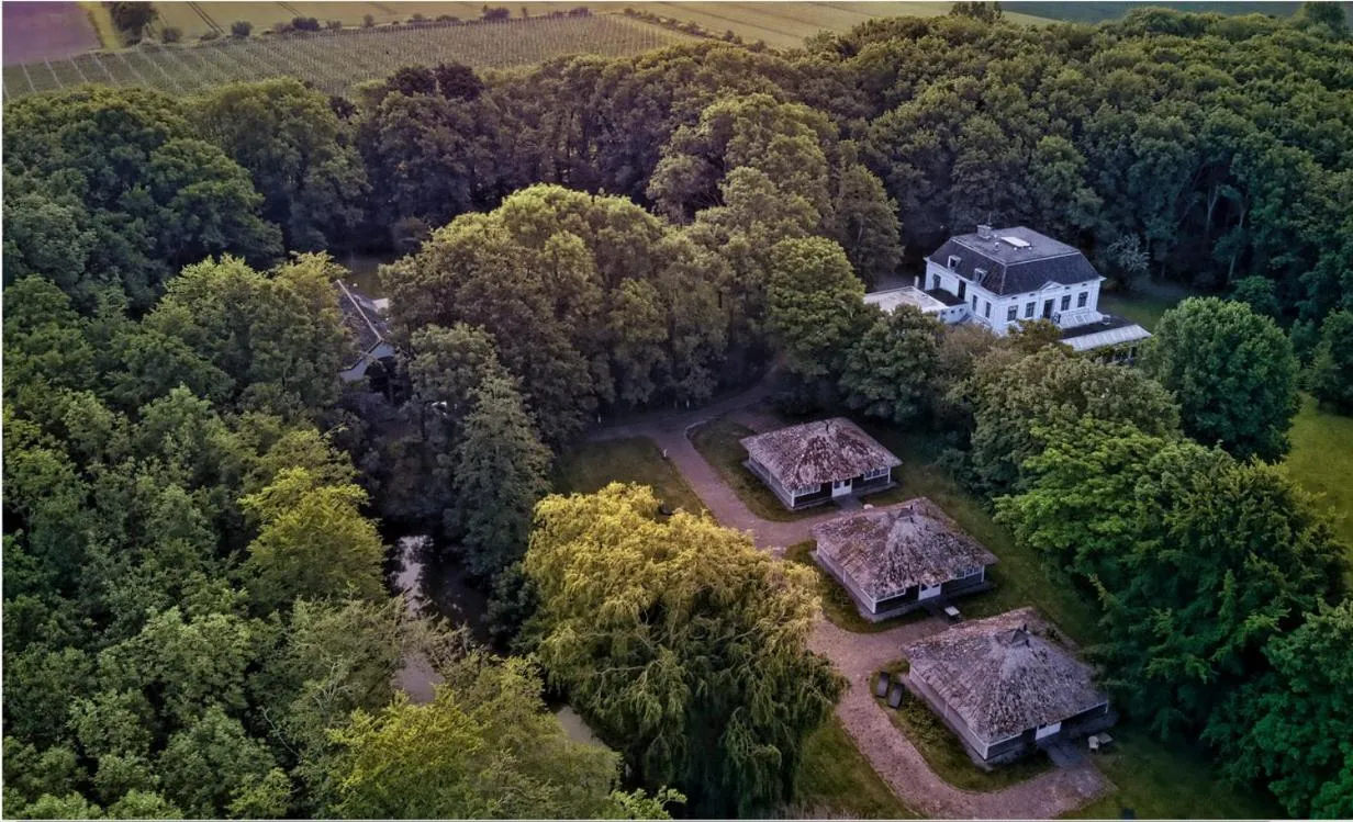 Property building in Buitenplaats Iepenoord