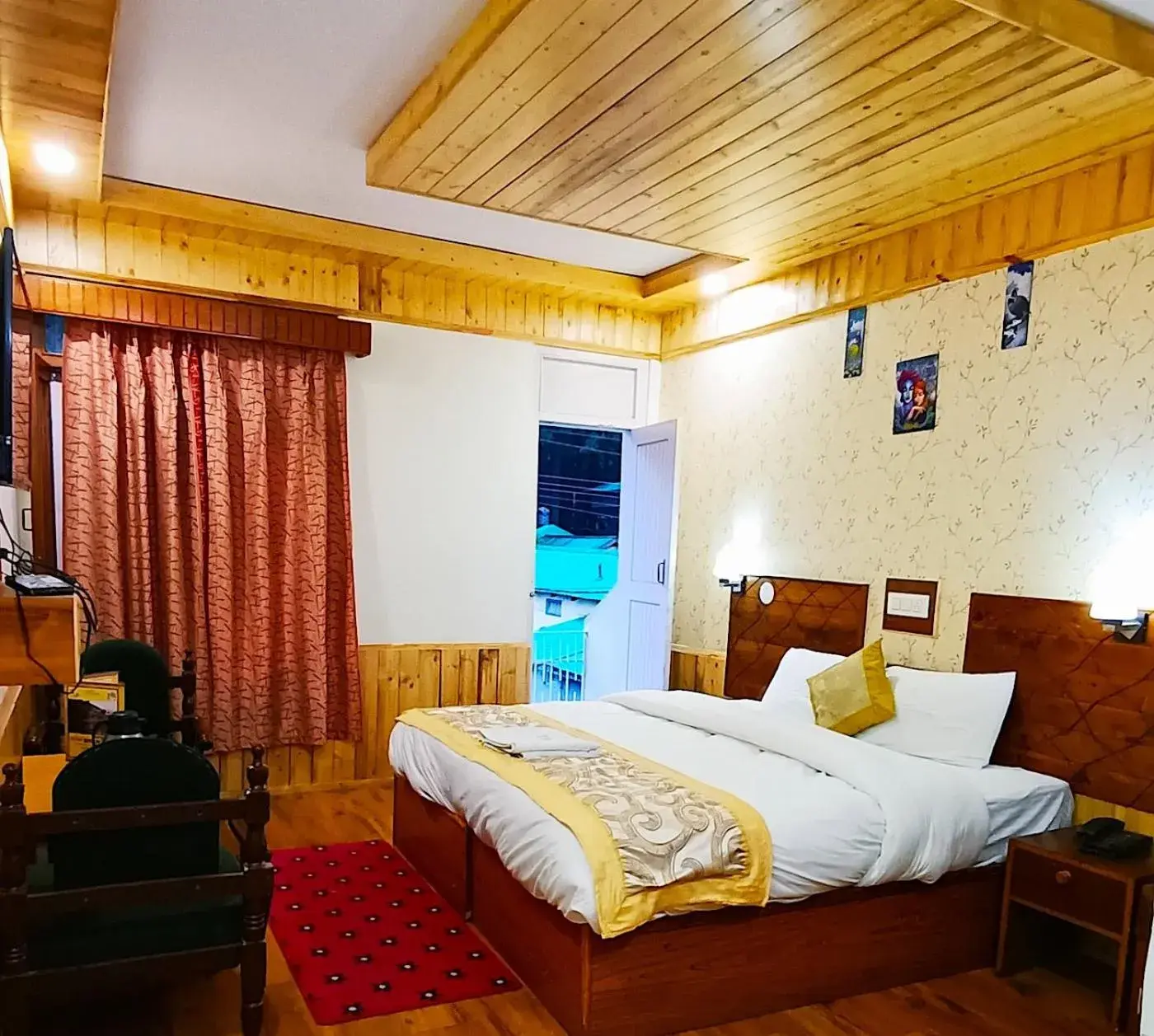 Photo of the whole room, Bed in CS Shhandella Hotel Photo of the whole room, Bed in CS Shhandella Hotel