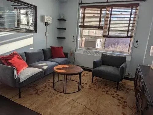 Fully renovated Manhattan gem Fully renovated Manhattan gem