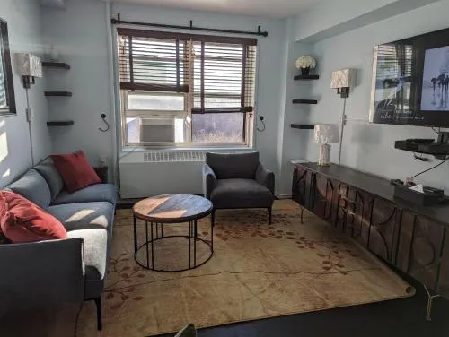 Fully renovated Manhattan gem