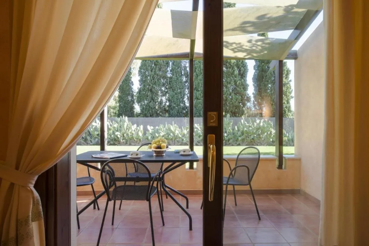 Tranquil Lantana Resort Hotel and Apartments 1 Bedroom room apartment sleeps 5