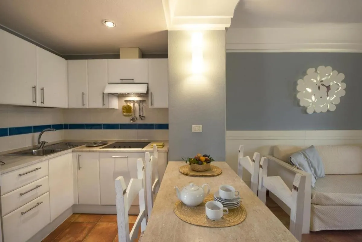 Tranquil Lantana Resort Hotel and Apartments 1 Bedroom room apartment sleeps 5
